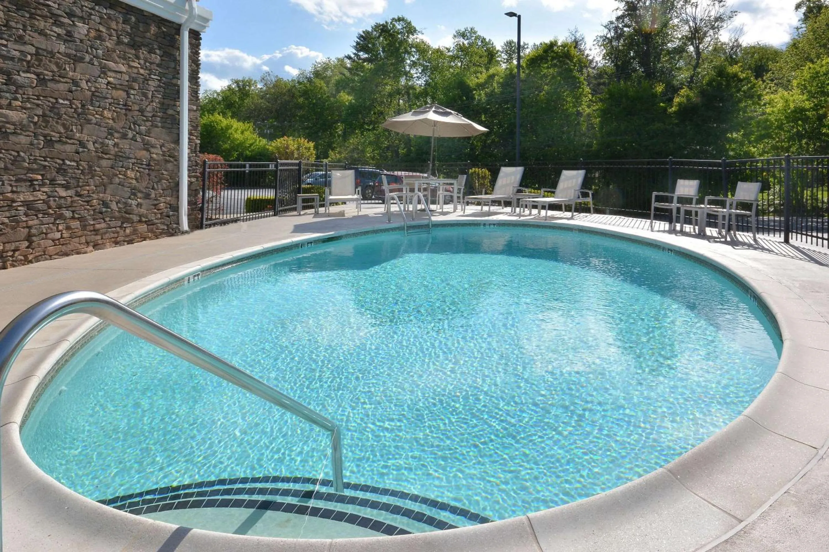 Swimming pool in Country Inn & Suites by Radisson, Asheville West near Biltmore