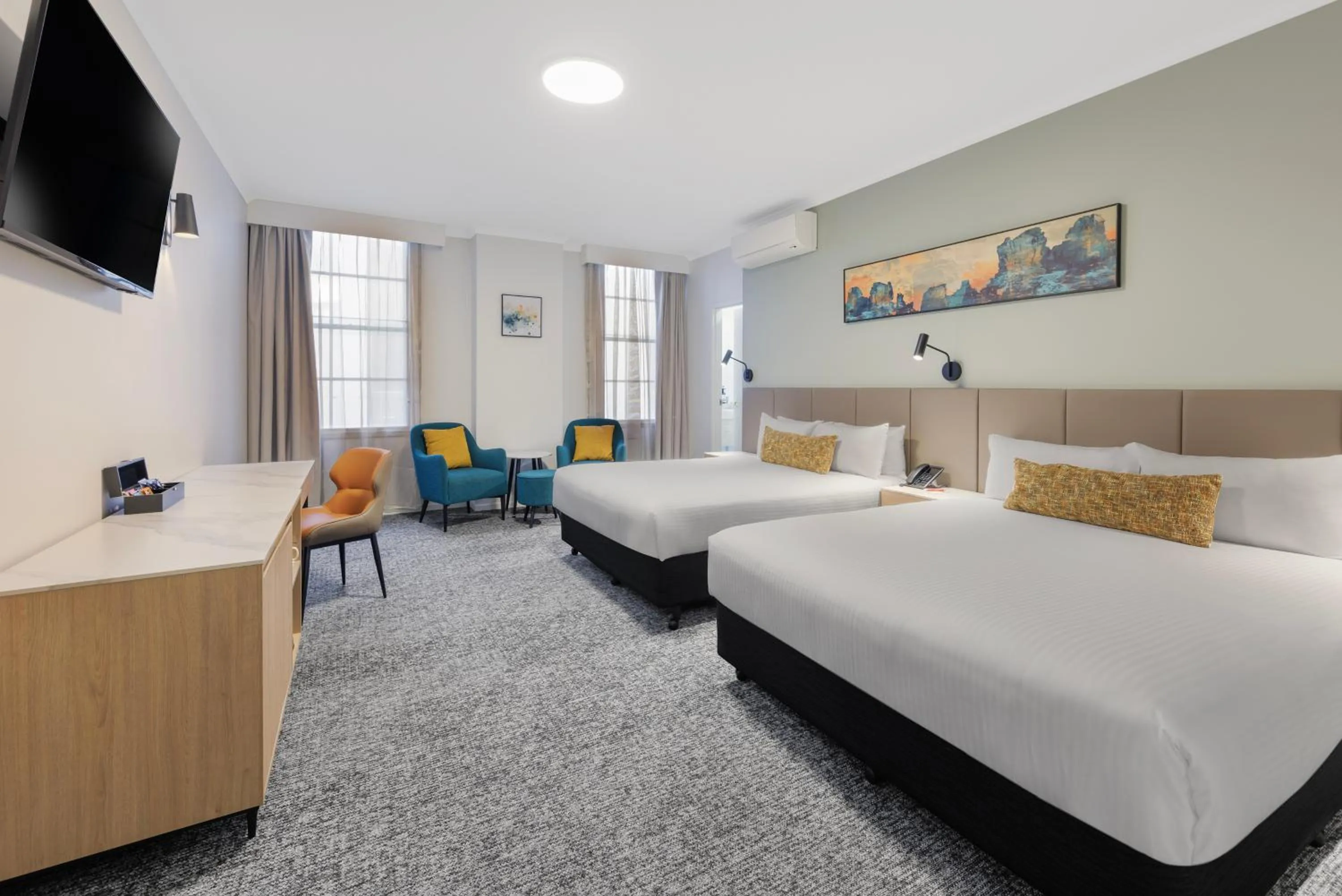 Bedroom, Bed in The Chancellor on Currie