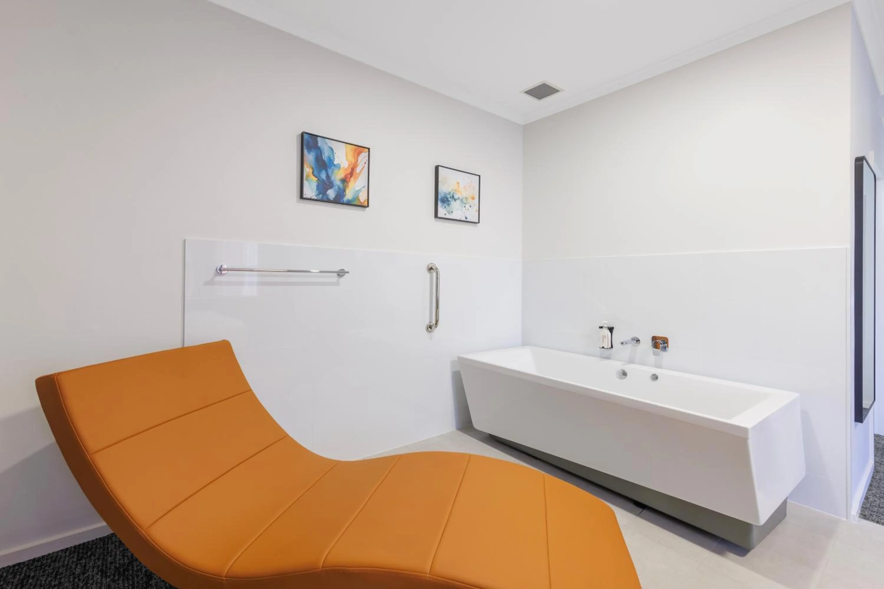 Bath in The Chancellor on Currie