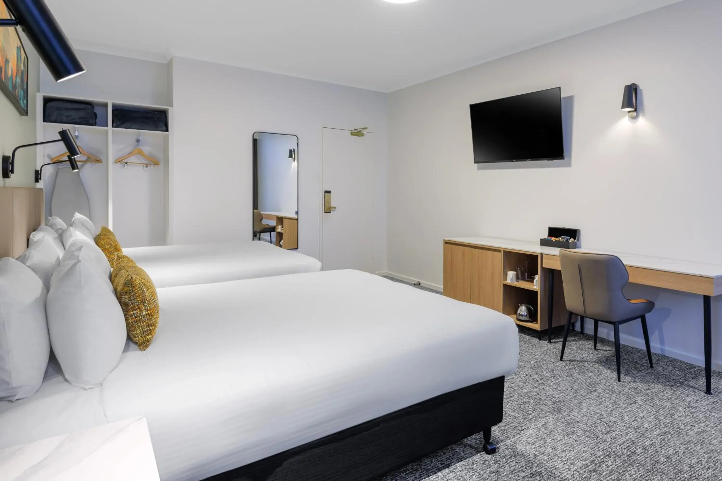 Bedroom, Bed in The Chancellor on Currie Bedroom, Bed in The Chancellor on Currie