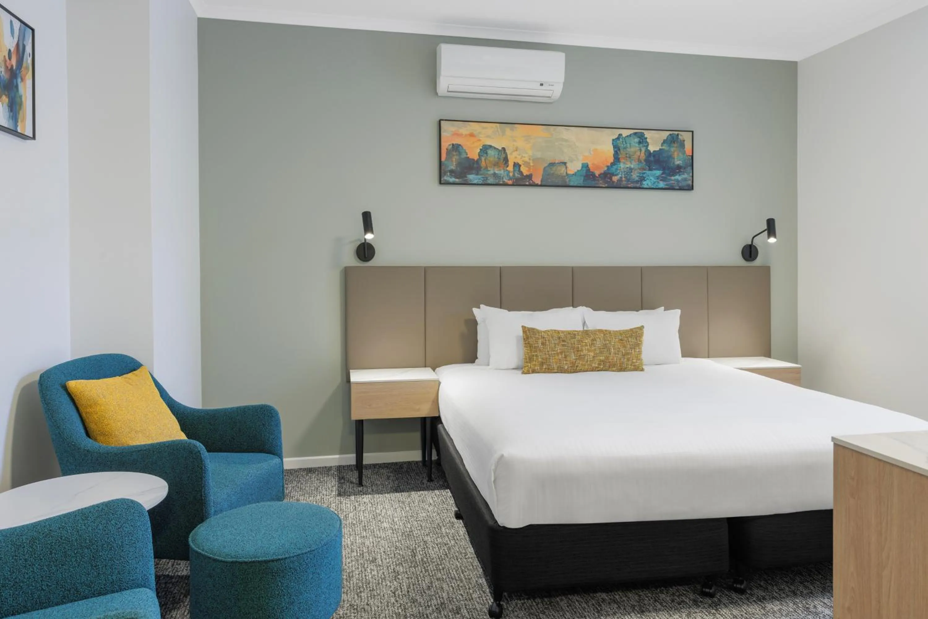 Bedroom, Bed in The Chancellor on Currie