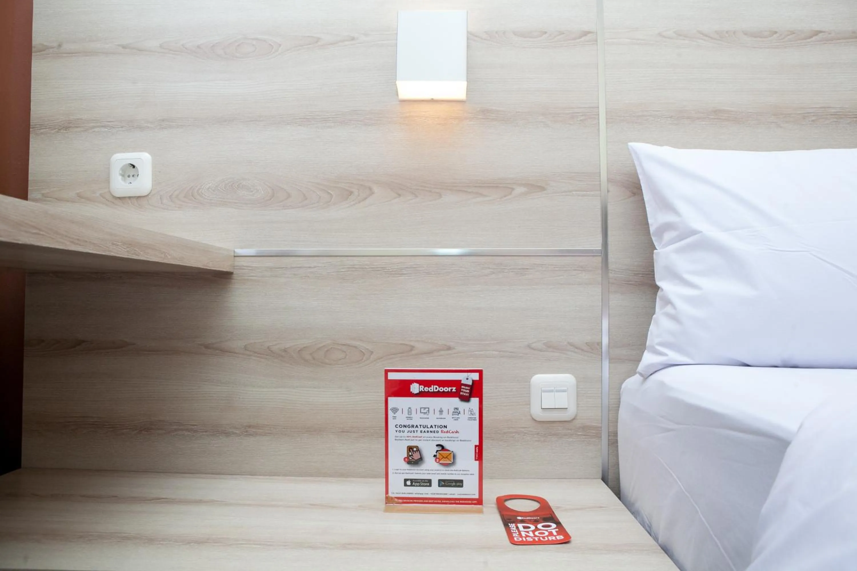 Bed in RedDoorz Plus near Pasundan University