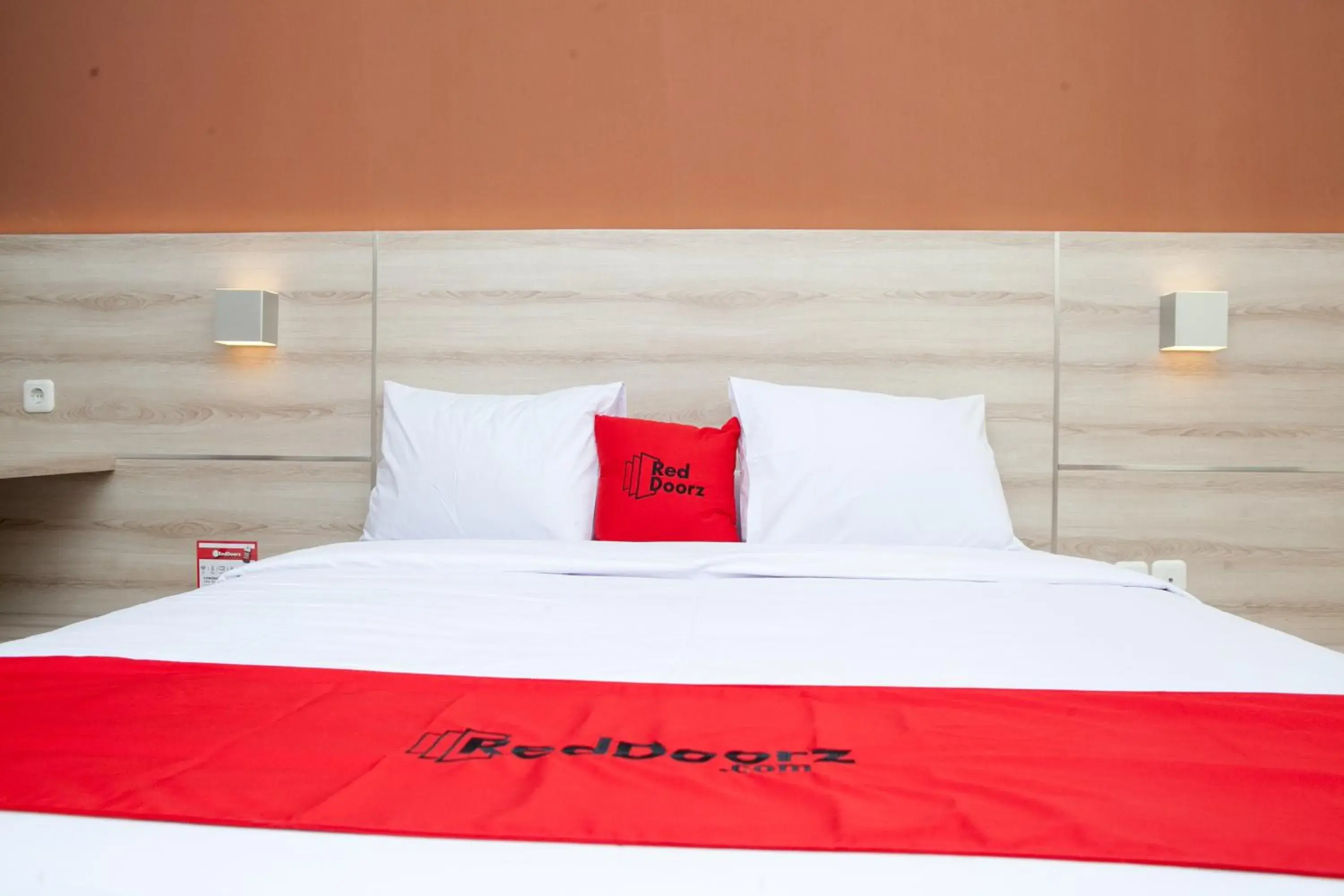 Bed in RedDoorz Plus near Pasundan University Bed in RedDoorz Plus near Pasundan University