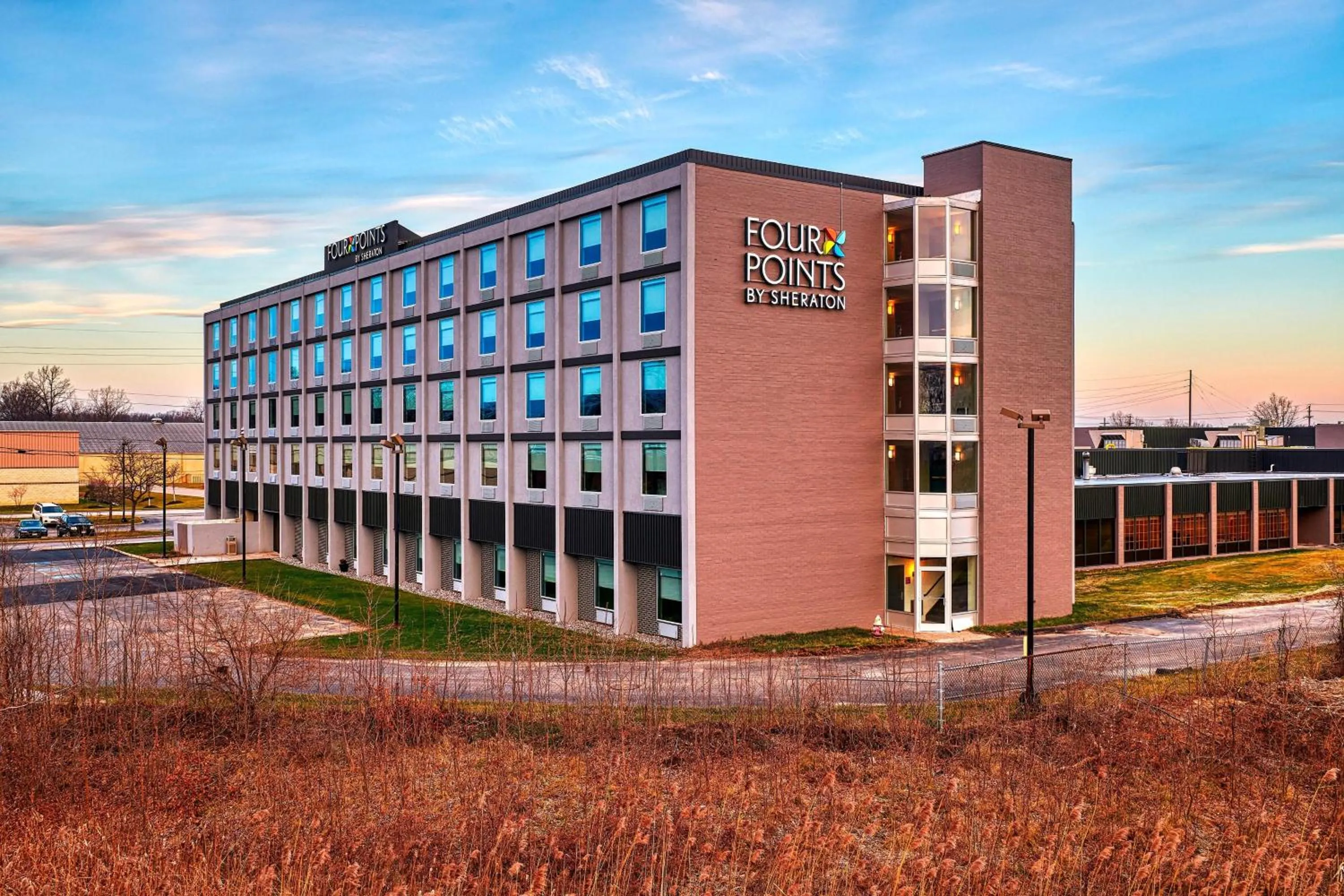 Property building in Four Points by Sheraton Cleveland-Eastlake