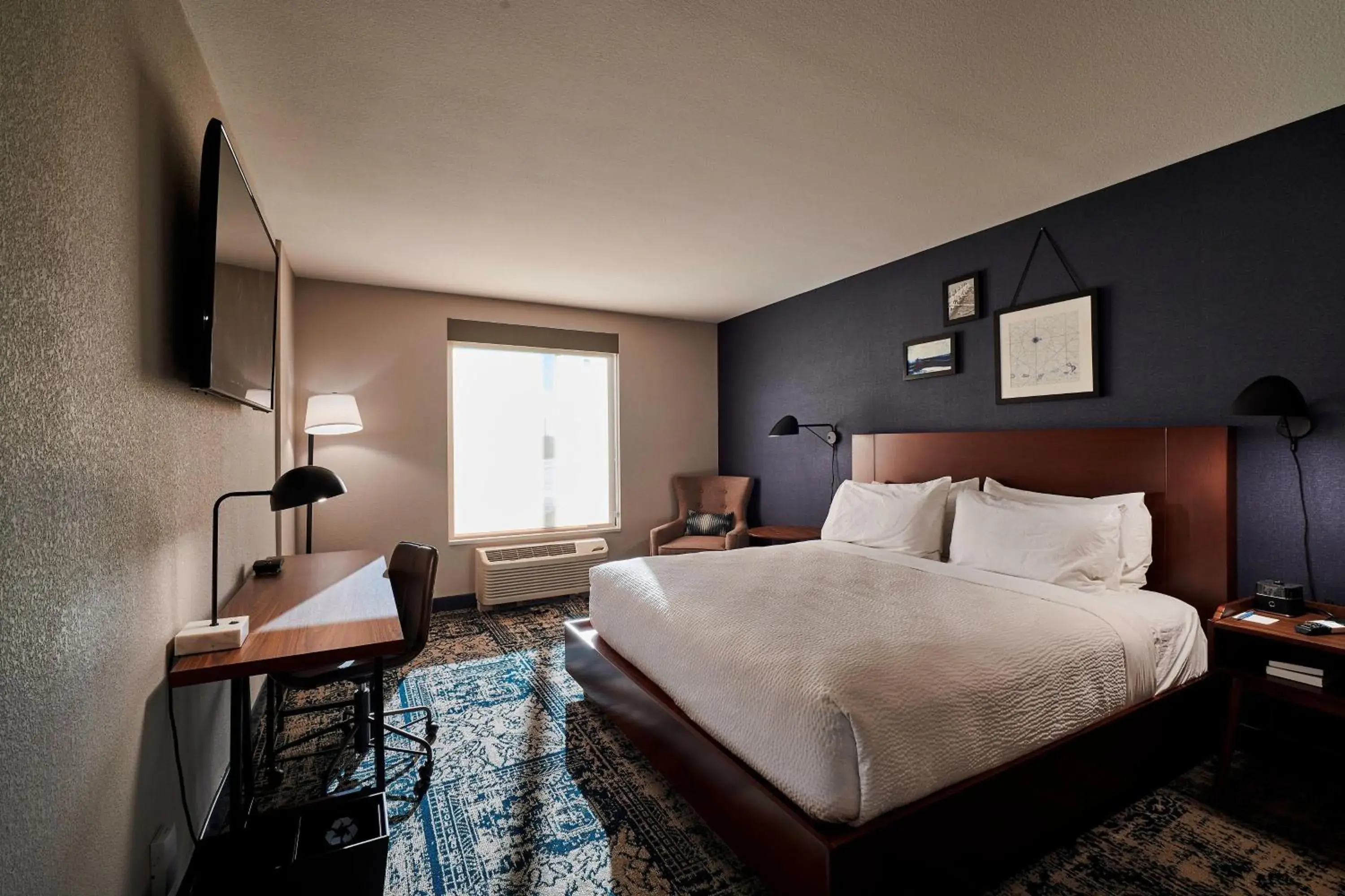 Executive King, Suite, King in Four Points by Sheraton Cleveland-Eastlake Executive King, Suite, King in Four Points by Sheraton Cleveland-Eastlake