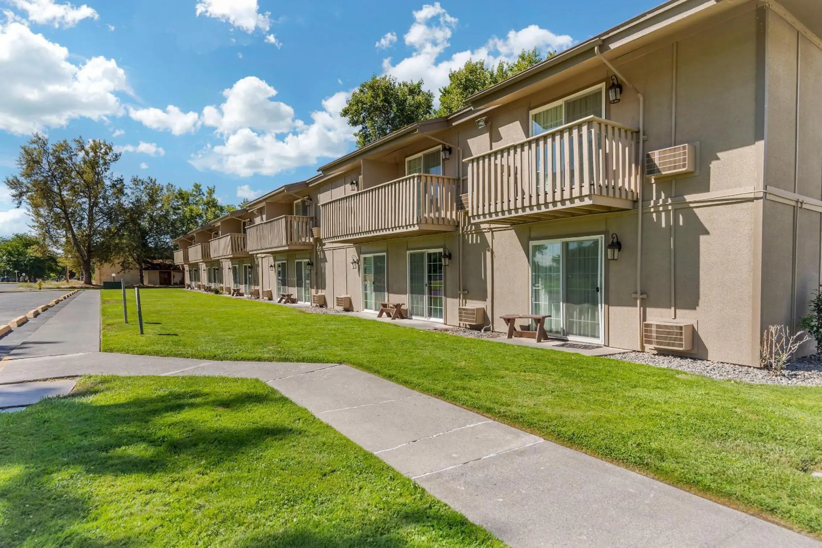 Property building in Quality Inn Umatilla - Hermiston Property building in Quality Inn Umatilla - Hermiston