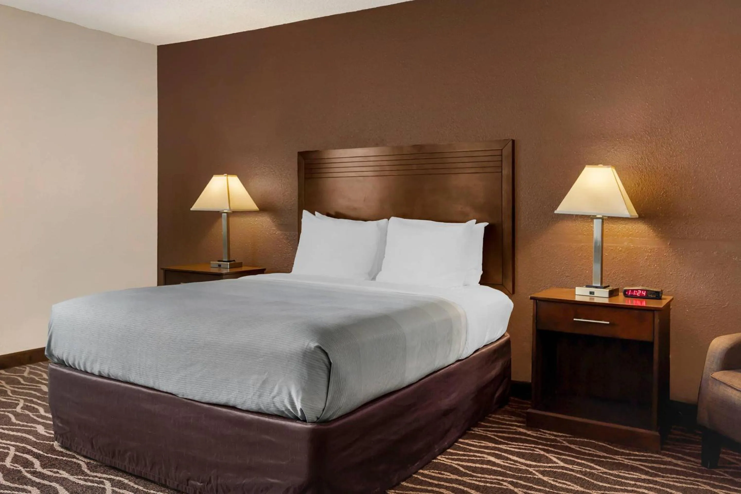 Bedroom, Bed in Quality Inn Umatilla - Hermiston