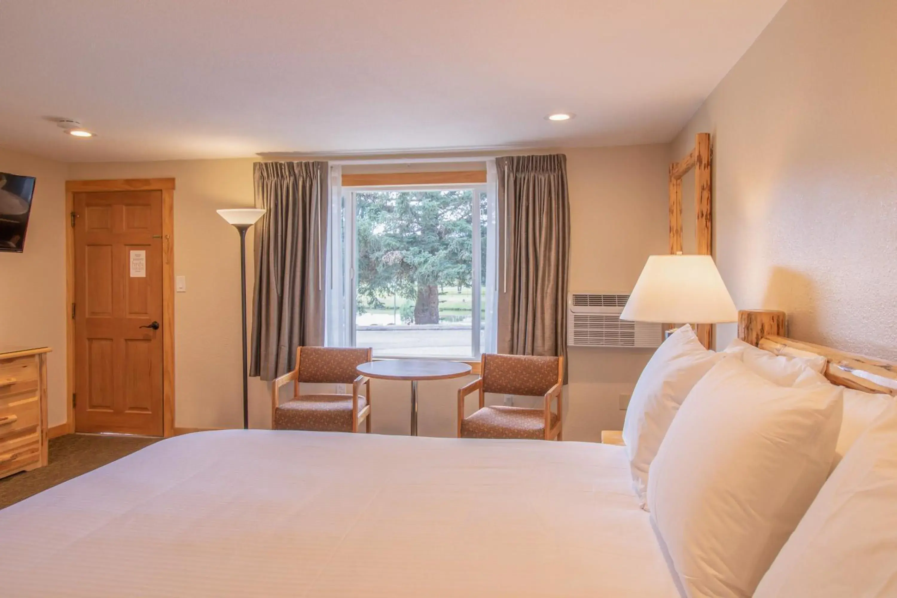 View (from property/room), Bed in Discovery Lodge View (from property/room), Bed in Discovery Lodge