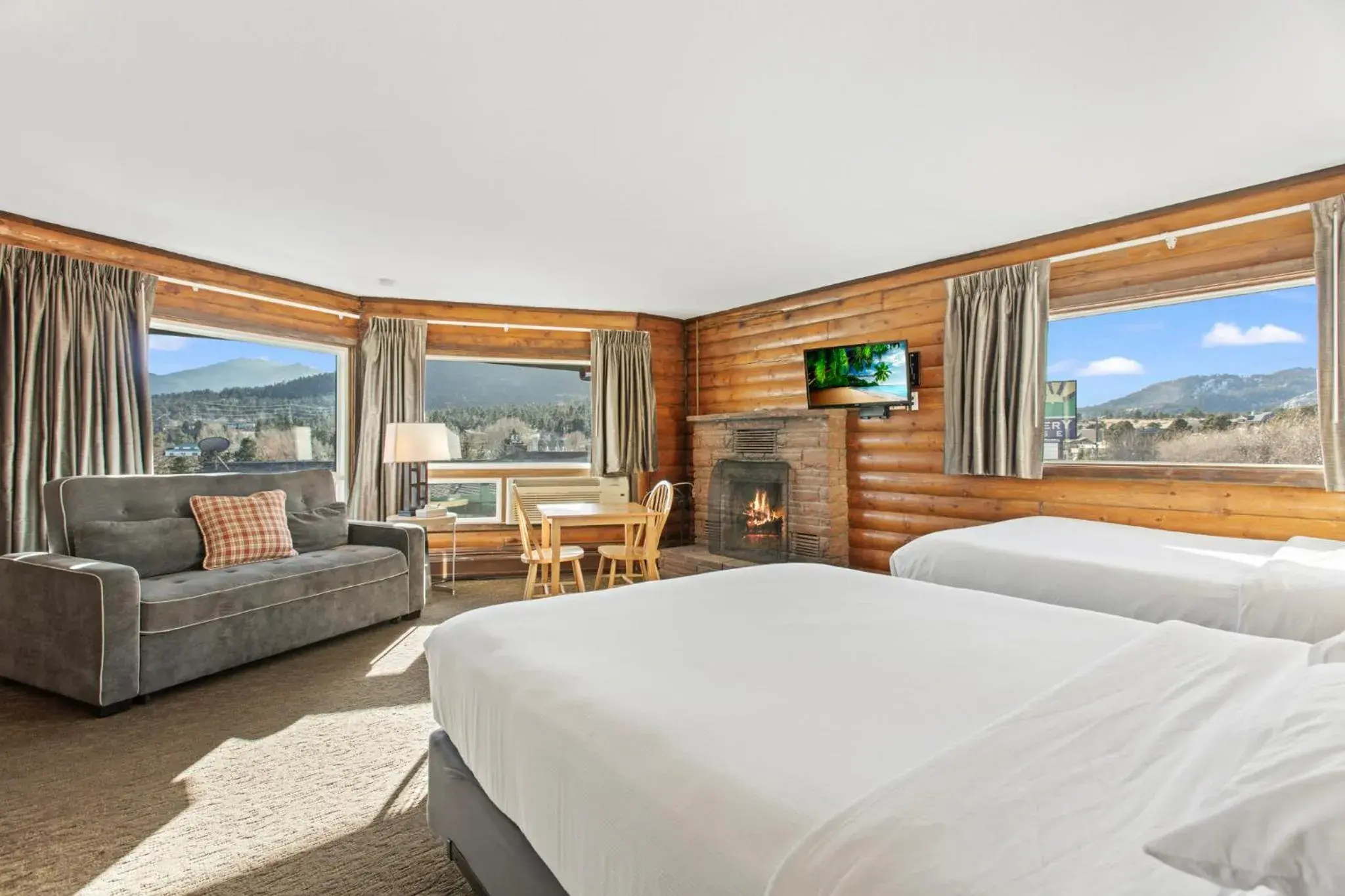 View (from property/room), Bed in Discovery Lodge View (from property/room), Bed in Discovery Lodge