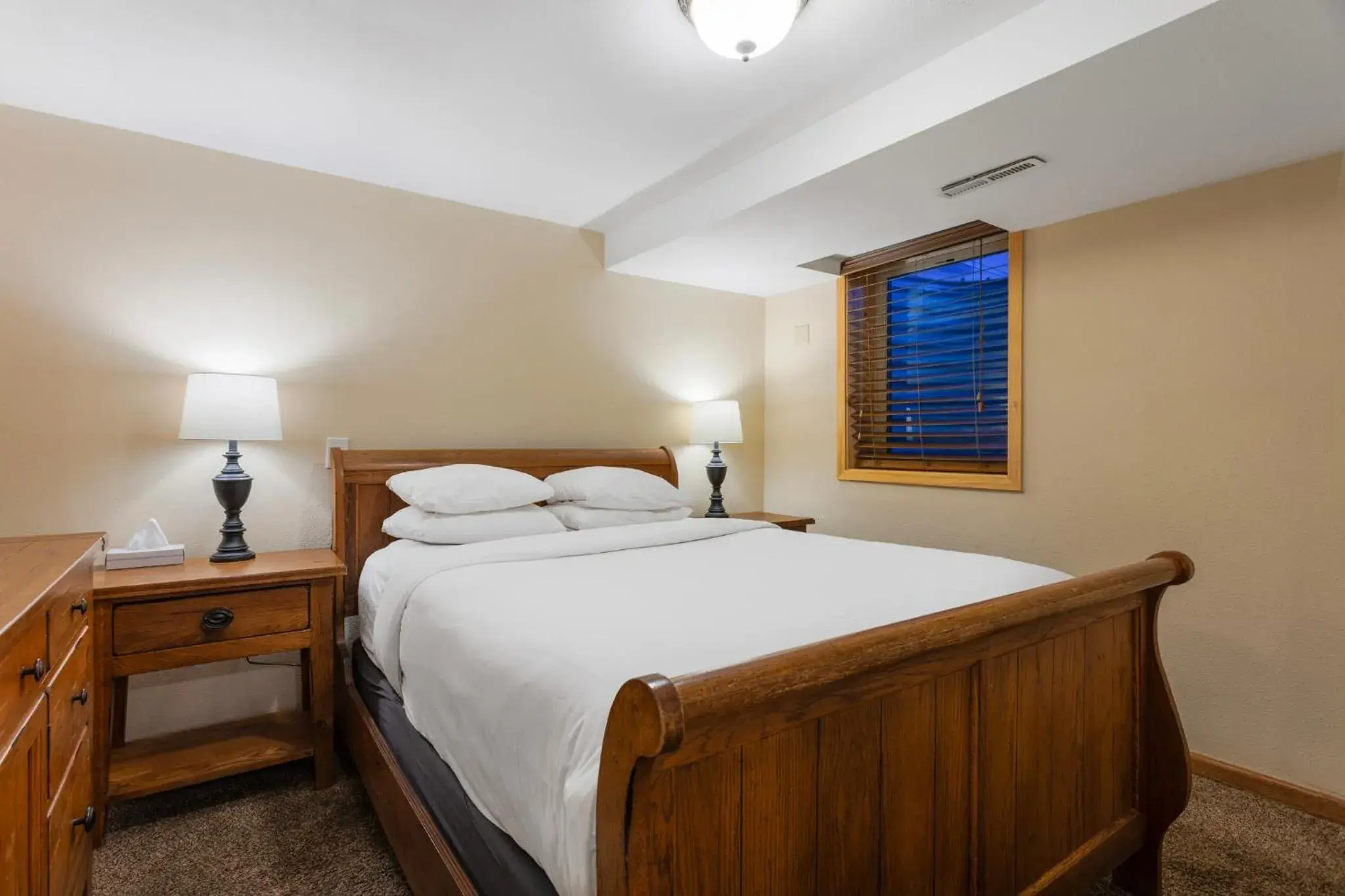 Bed in Discovery Lodge Bed in Discovery Lodge