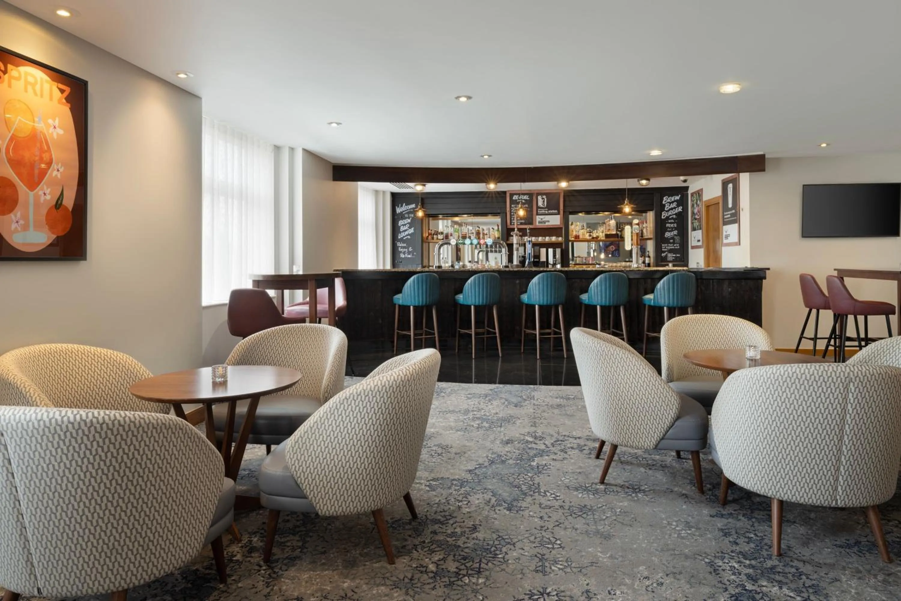 Lounge or bar in Delta Hotels by Marriott Bexleyheath