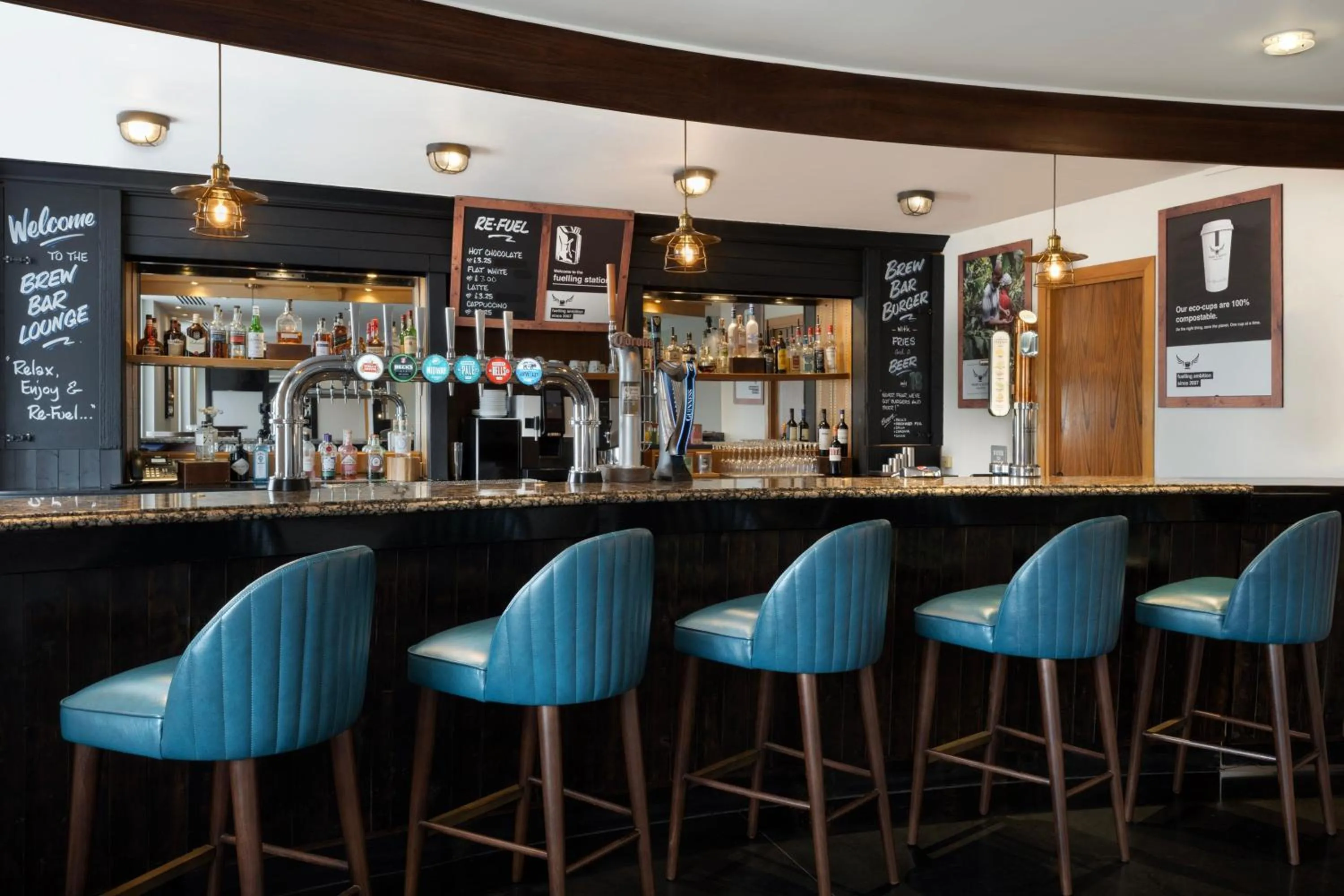 Lounge or bar in Delta Hotels by Marriott Bexleyheath