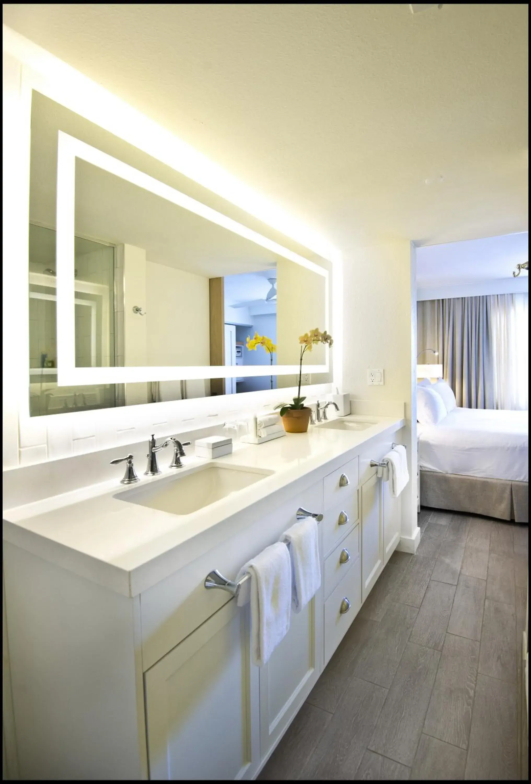 Bed in Beach House Suites by the Don CeSar Bed in Beach House Suites by the Don CeSar