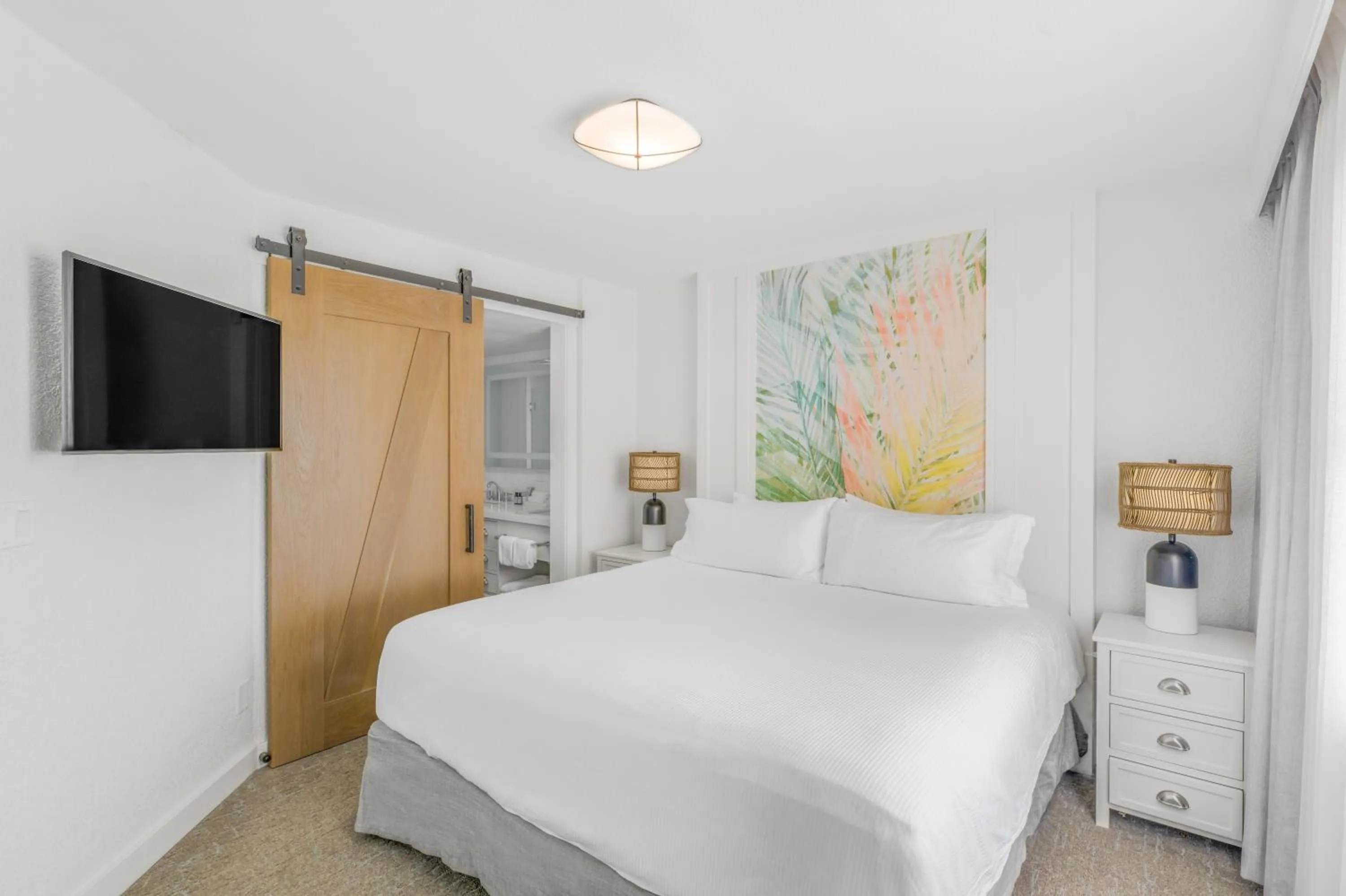 Bed in Beach House Suites by the Don CeSar