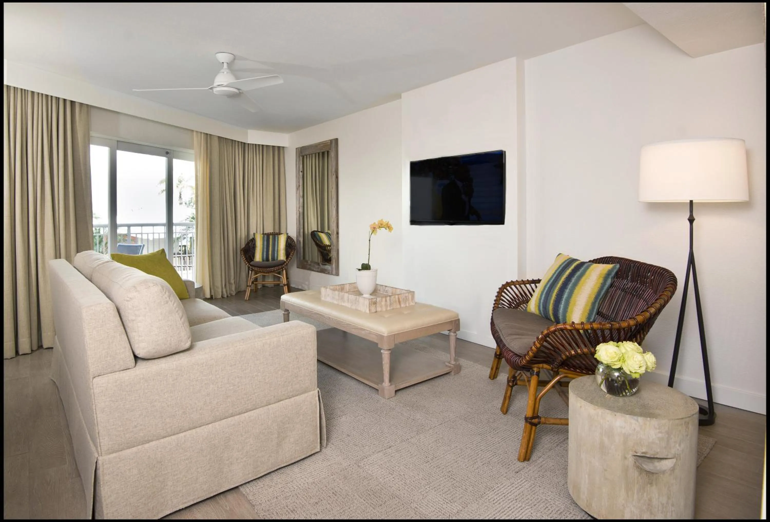 Communal lounge/ TV room in Beach House Suites by the Don CeSar