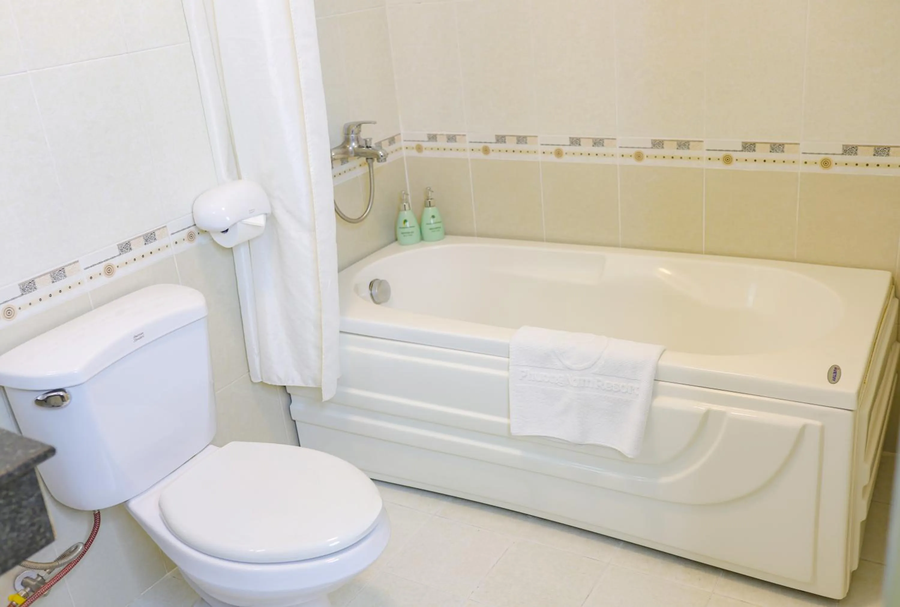 Toilet in Phuong Nam Resort