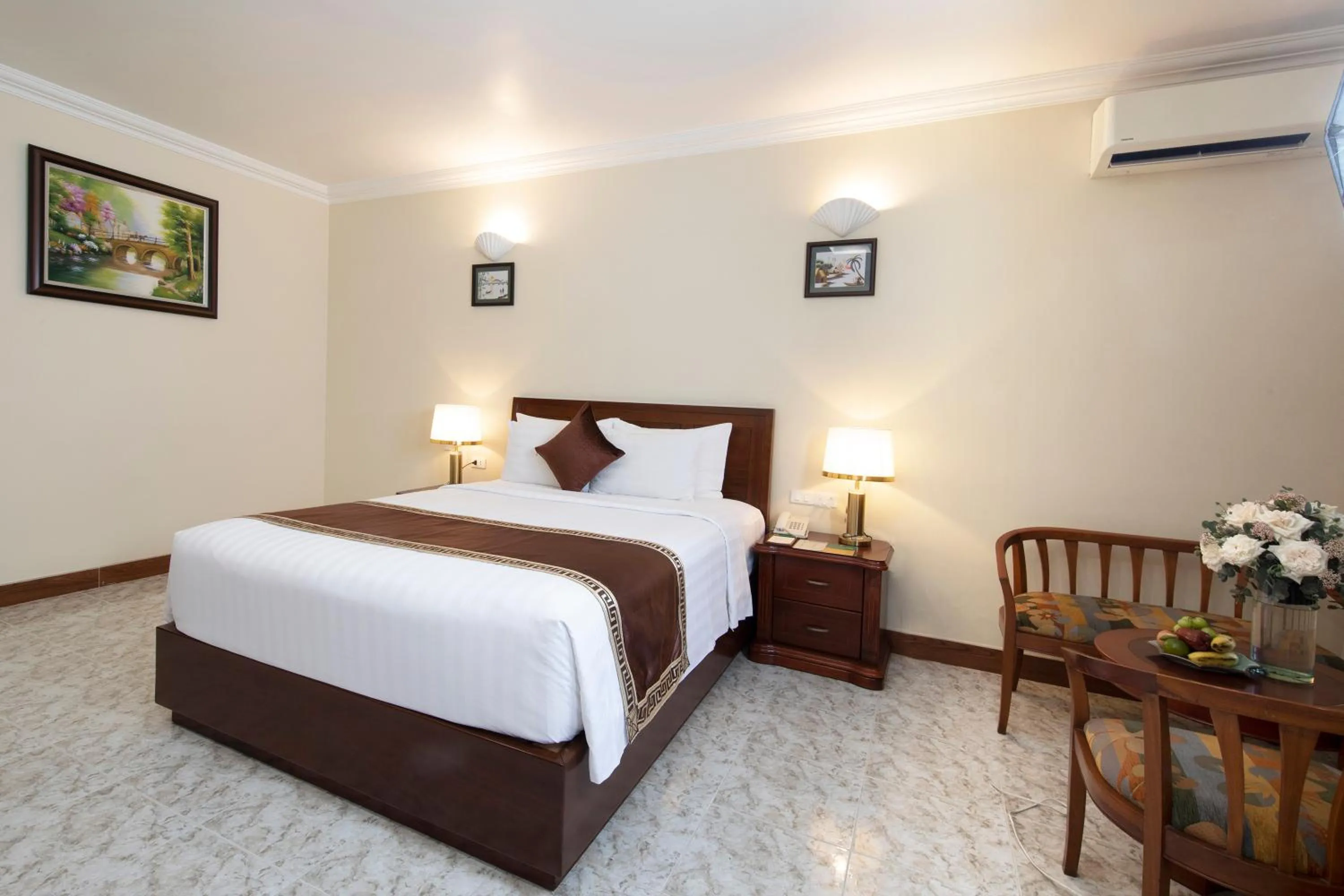 Bed in Phuong Nam Resort