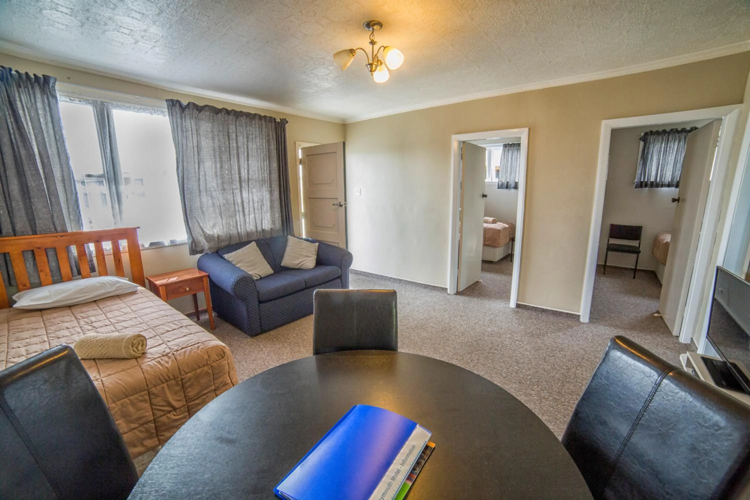 Living room in Greymouth Motel