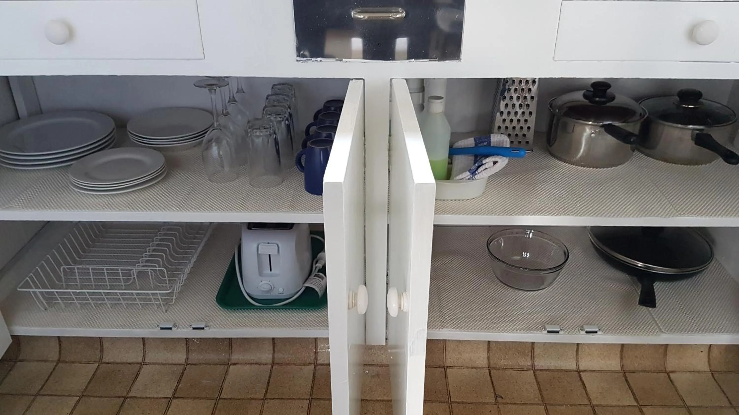 Kitchen or kitchenette in Greymouth Motel