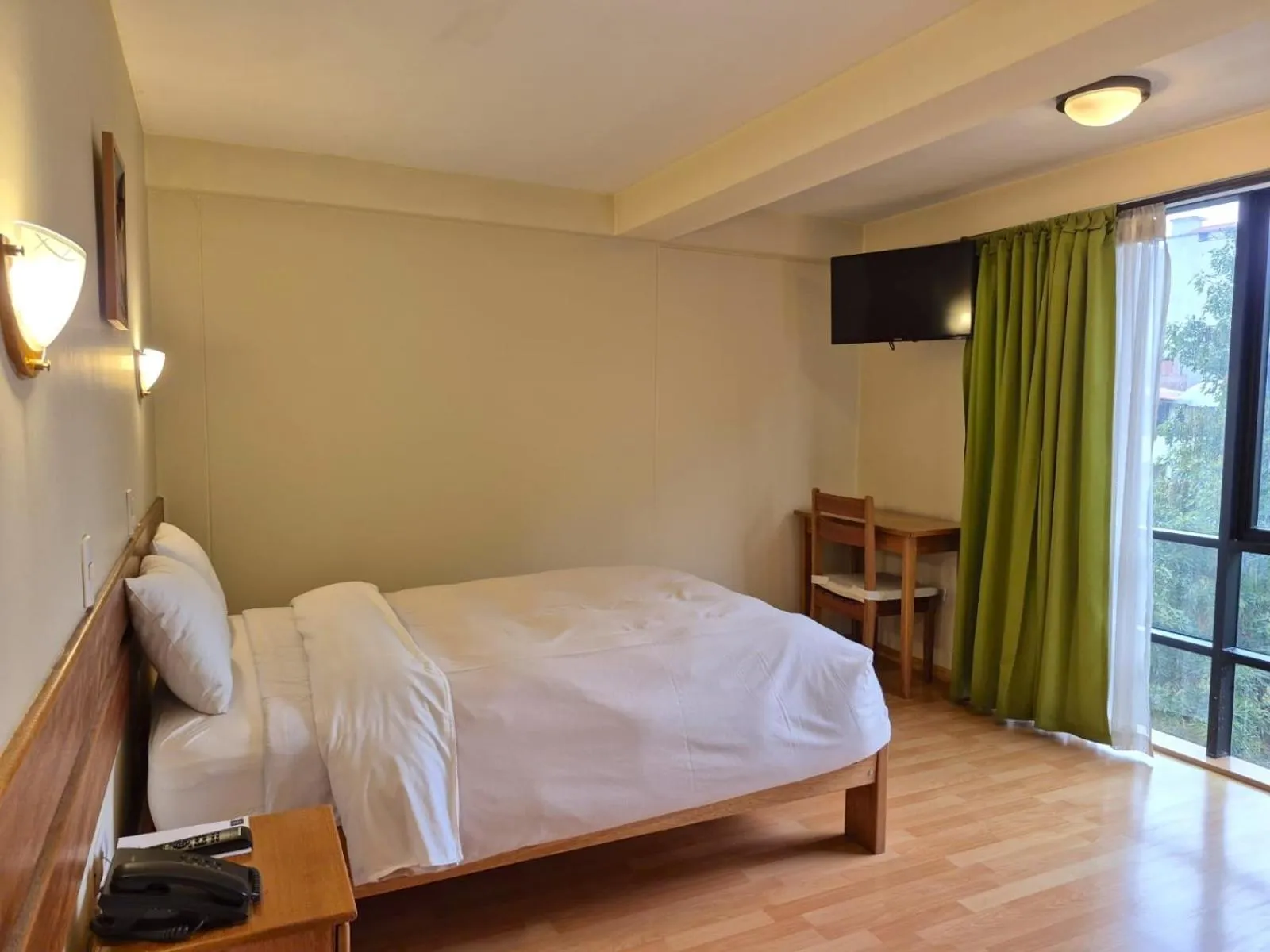 Bed in Florida del Inca Hotel