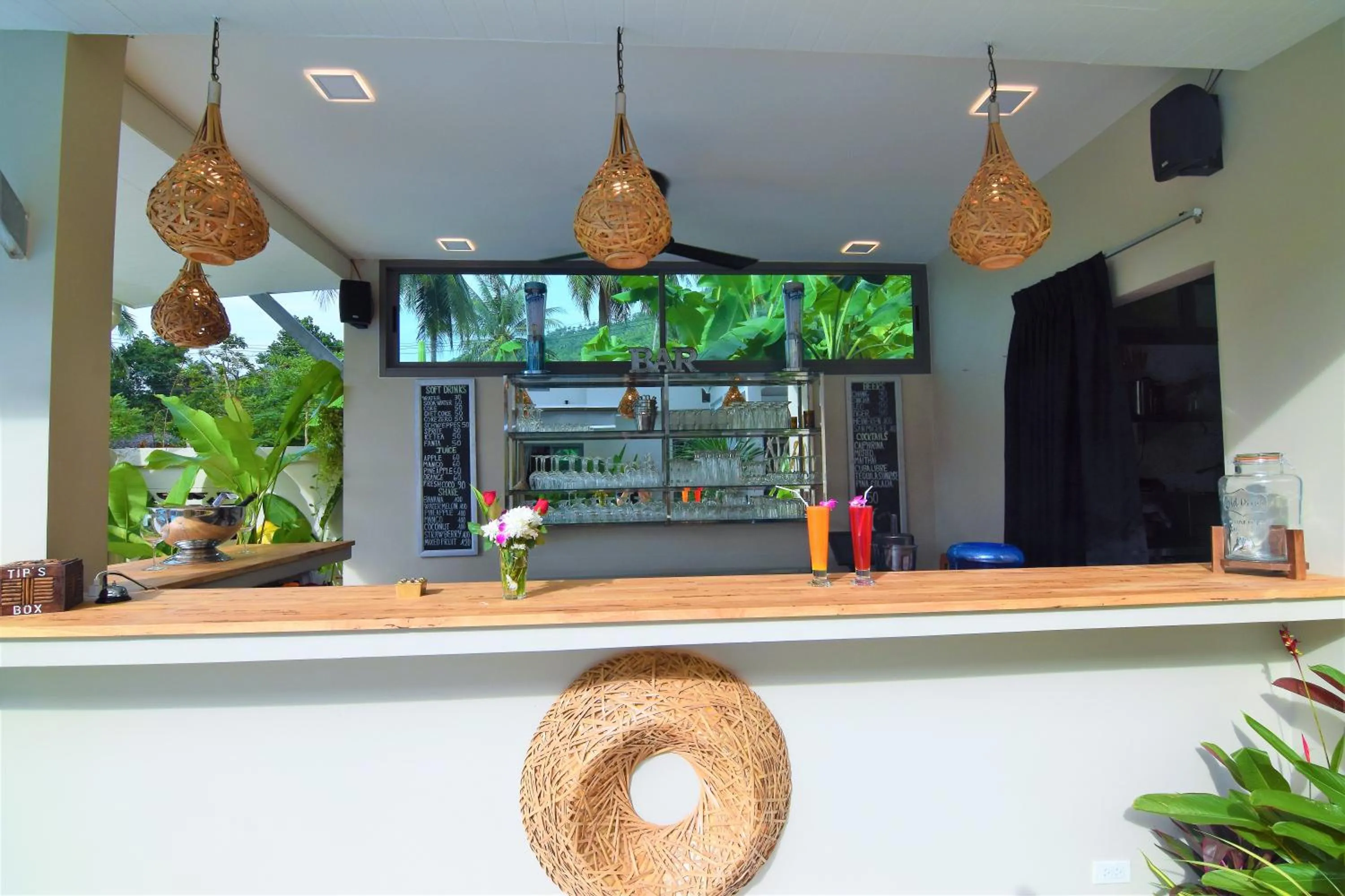 Lounge or bar in AMAYA Resort