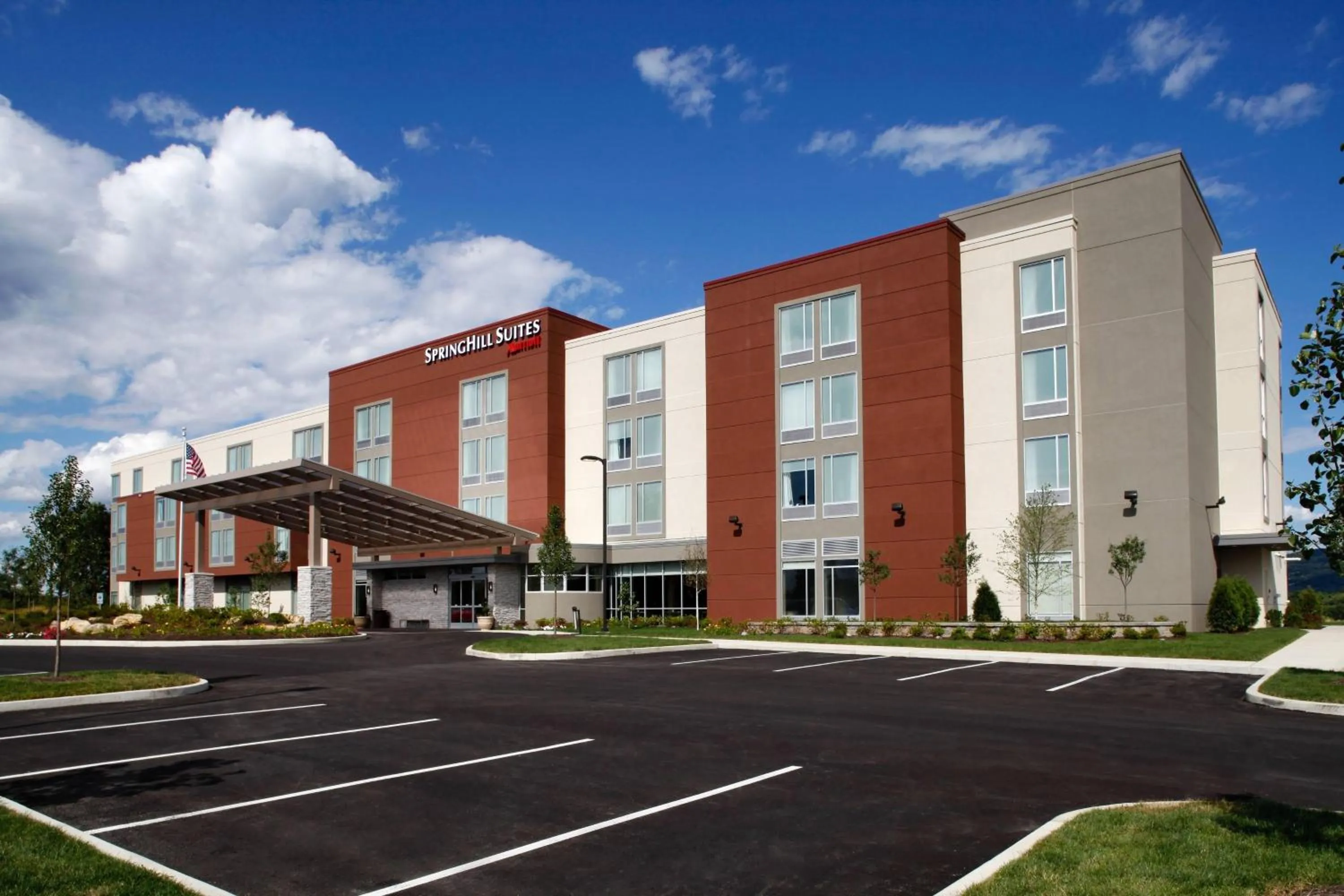 Property building in SpringHill Suites by Marriott Pittsburgh Latrobe