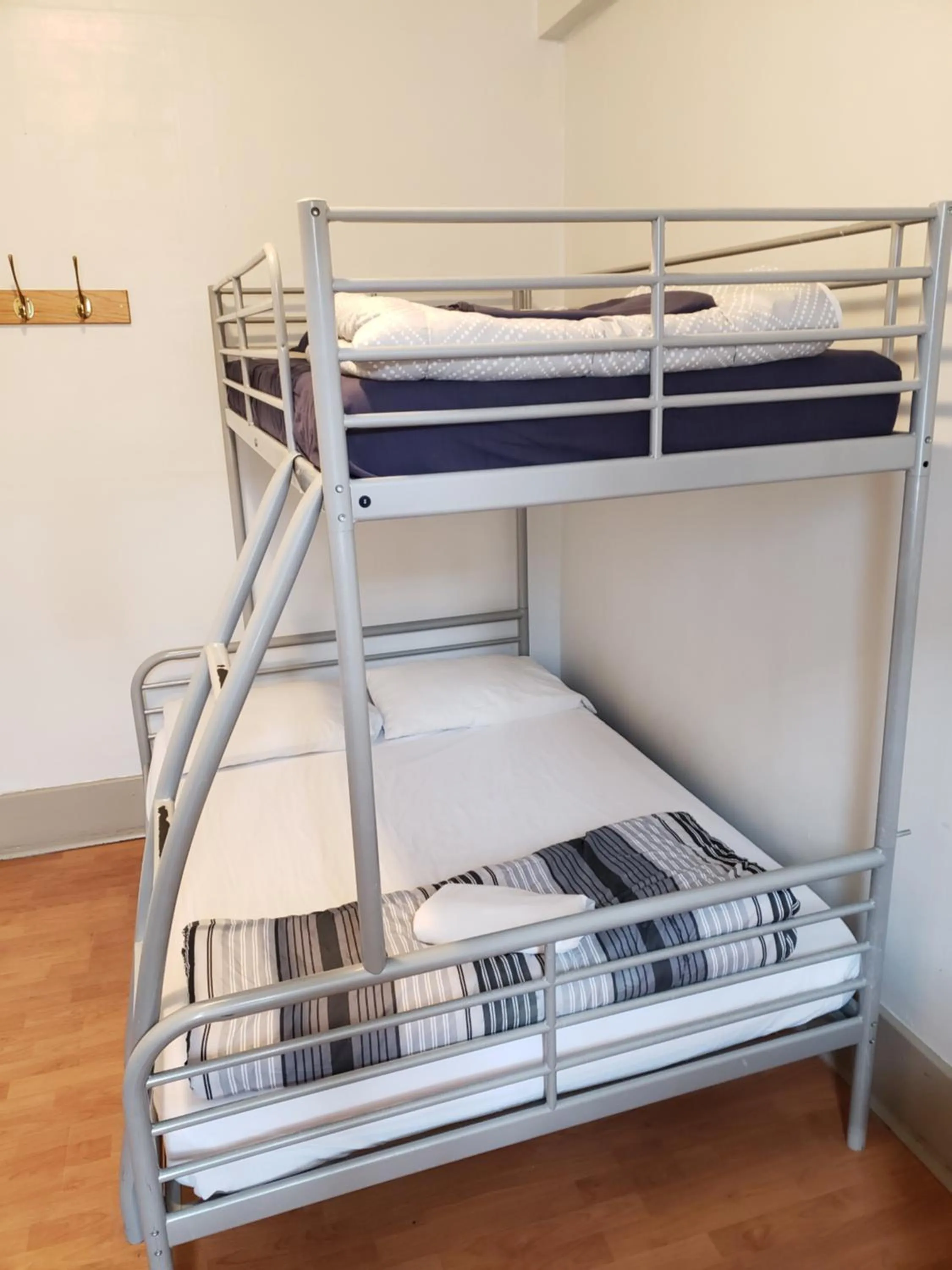 Spring, Bed in St Clair Hostel