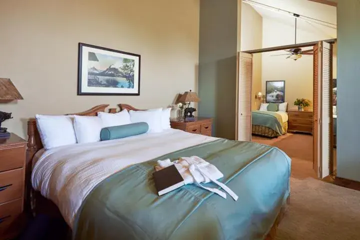 Bed in Grouse Mountain Lodge Bed in Grouse Mountain Lodge