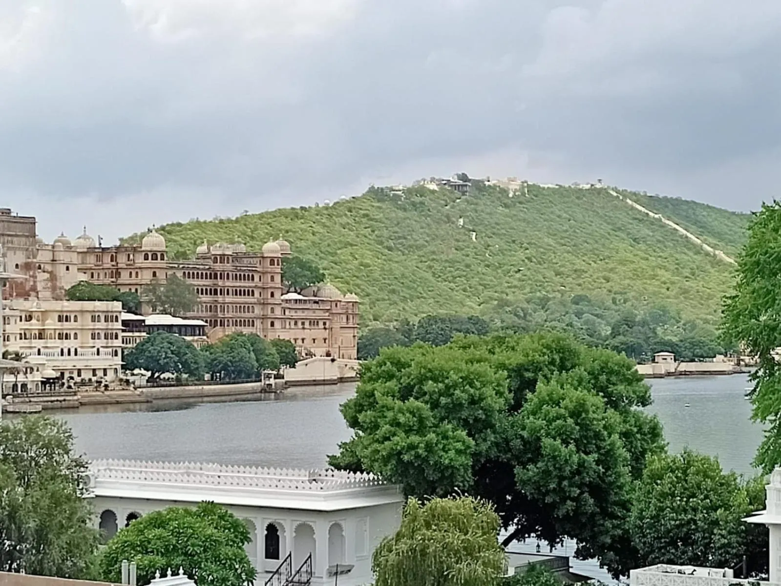 Lake view in The Hostel Crown