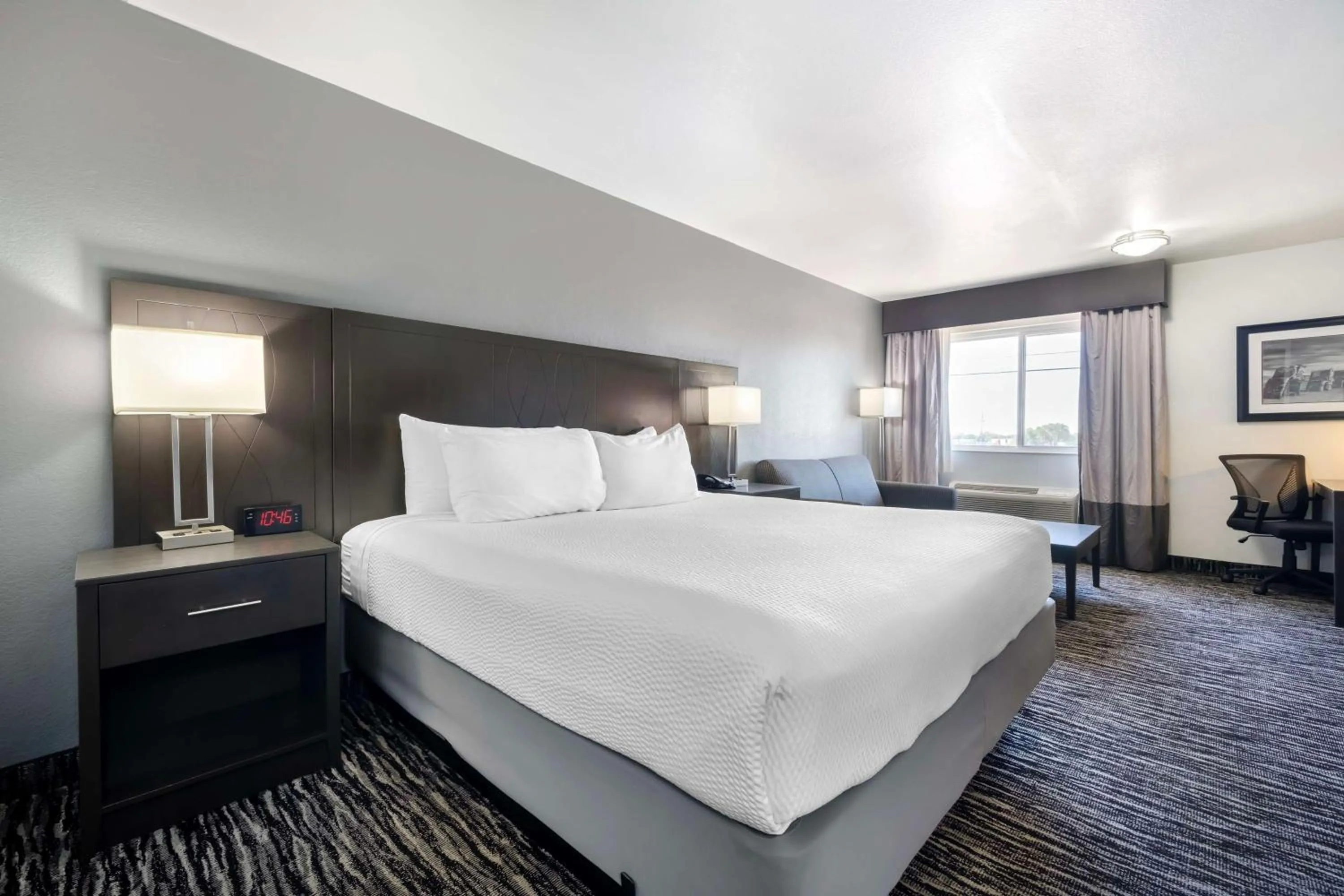 Bedroom, Bed in Best Western Santa Fe