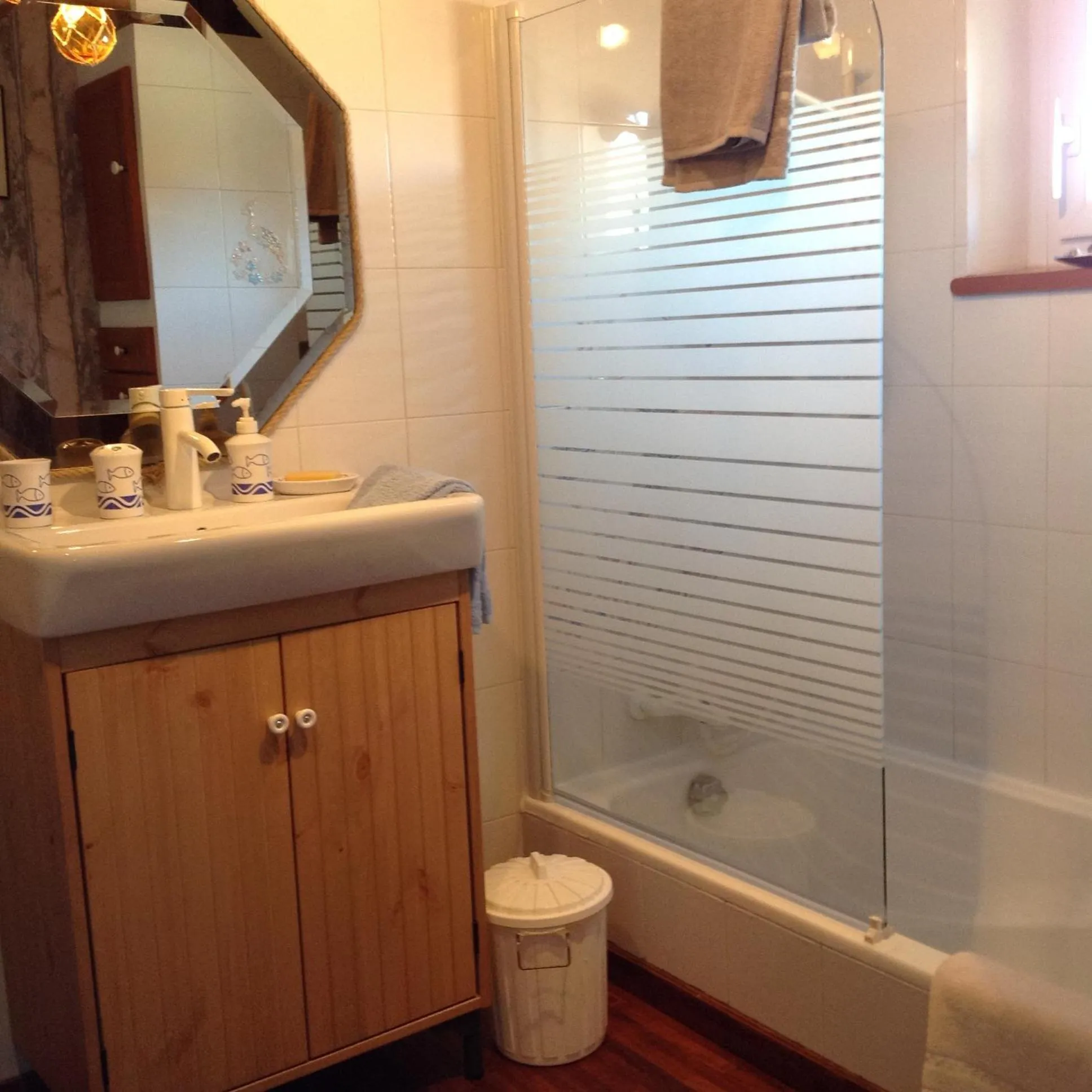 le lutin sur le toit