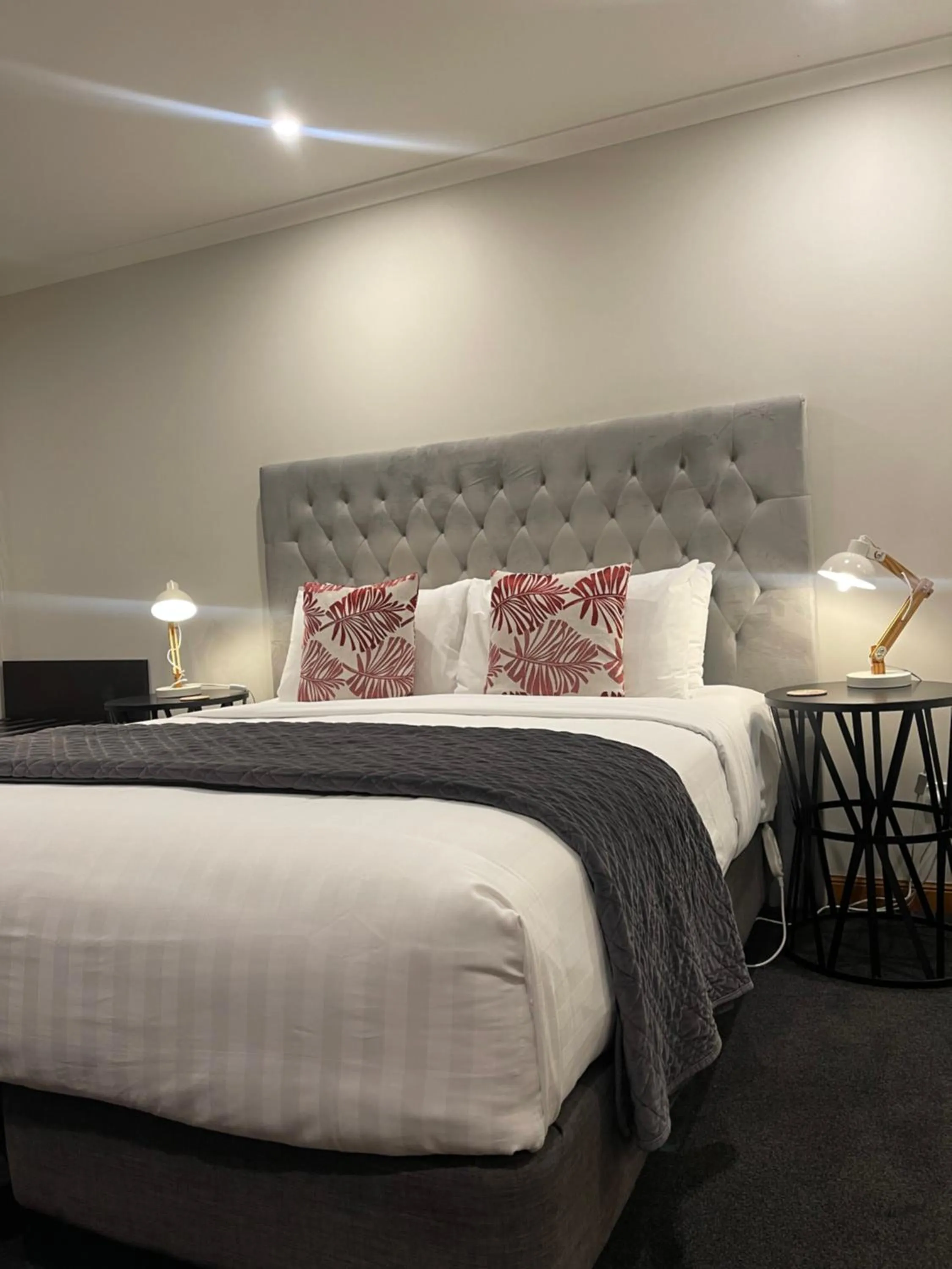 Bed in Hanmer Springs Scenic Views Motel