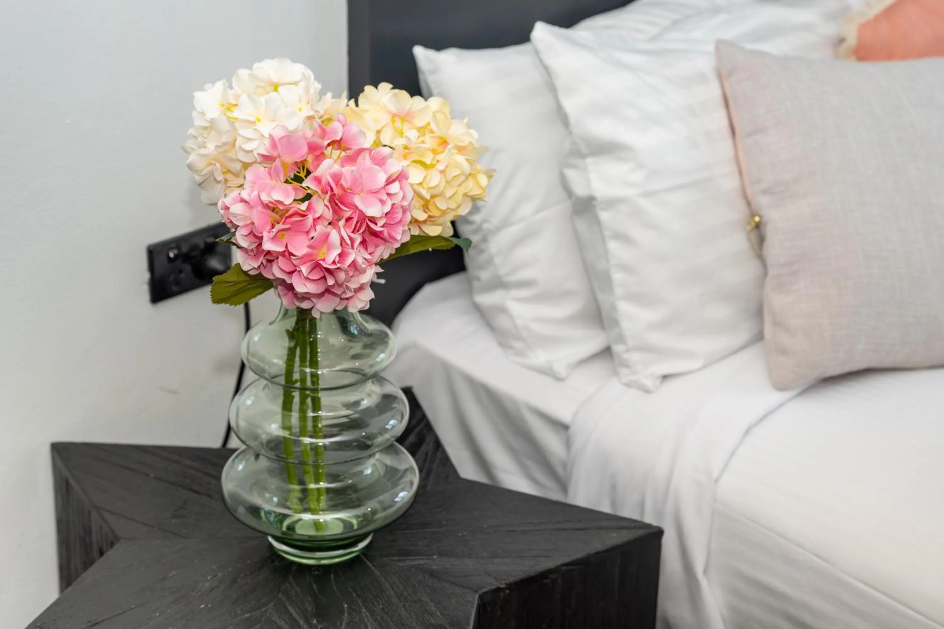 Decorative detail, Bed in Bankstown Motel 10