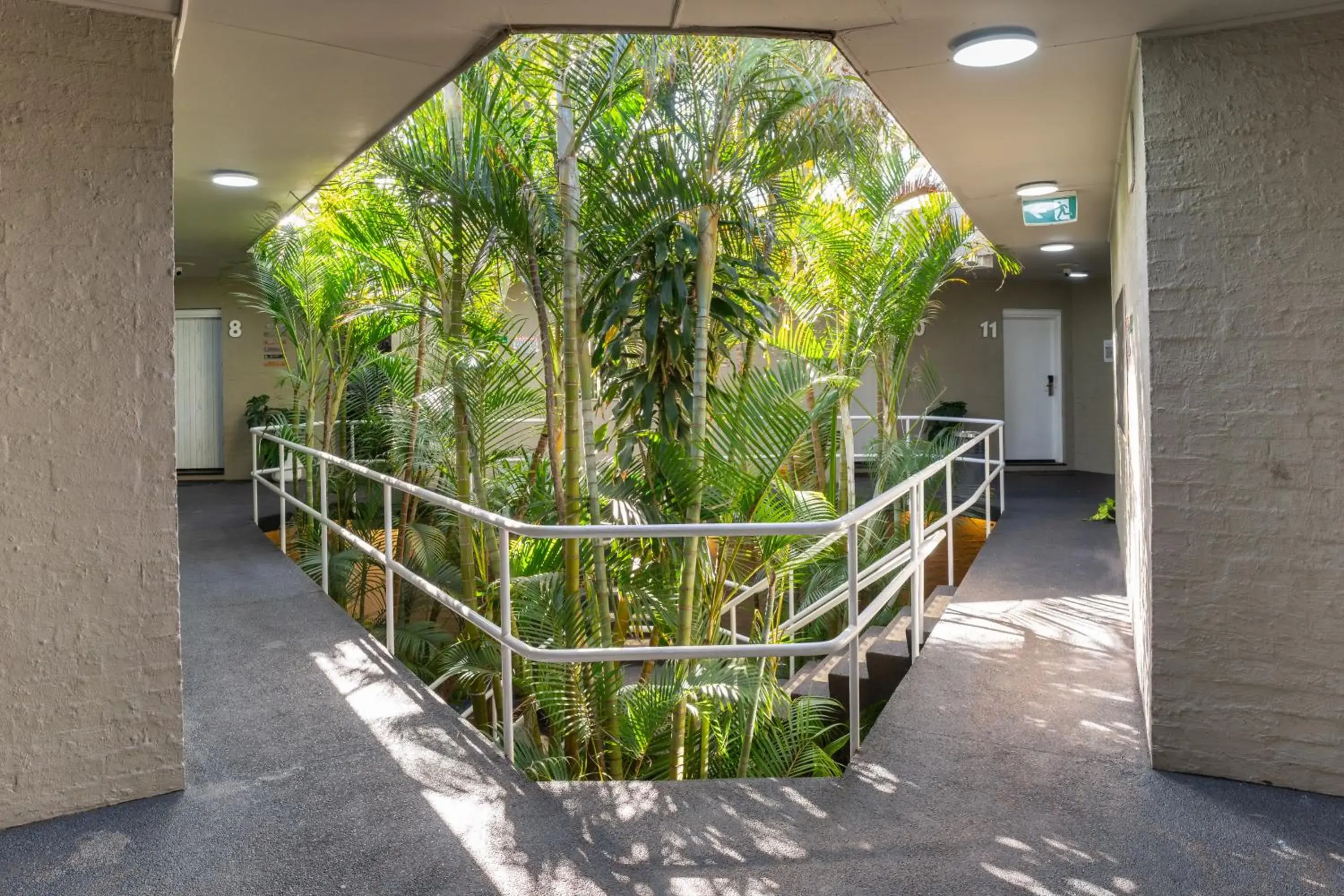 Inner courtyard view in Bankstown Motel 10 Inner courtyard view in Bankstown Motel 10