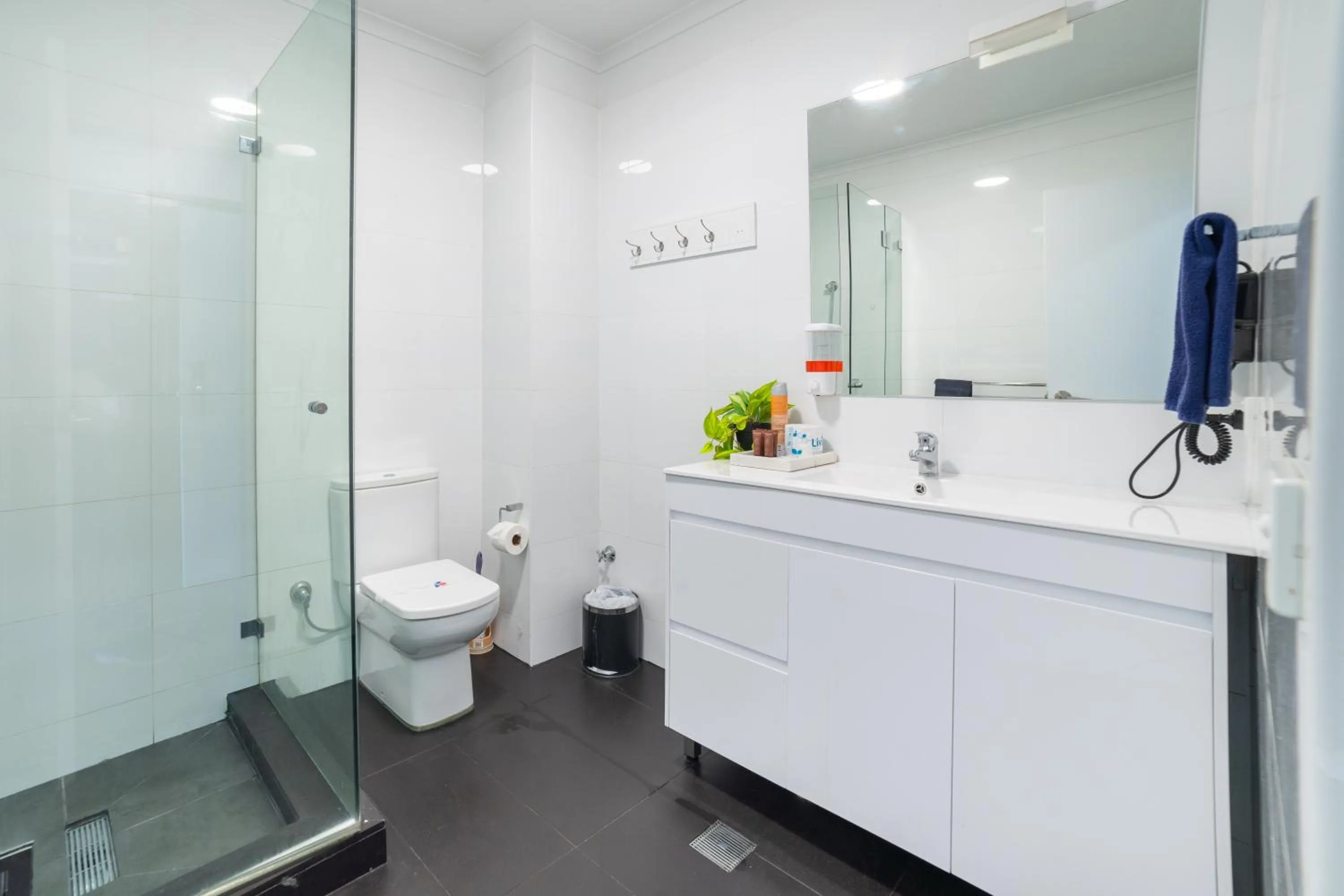 Shower in Bankstown Motel 10