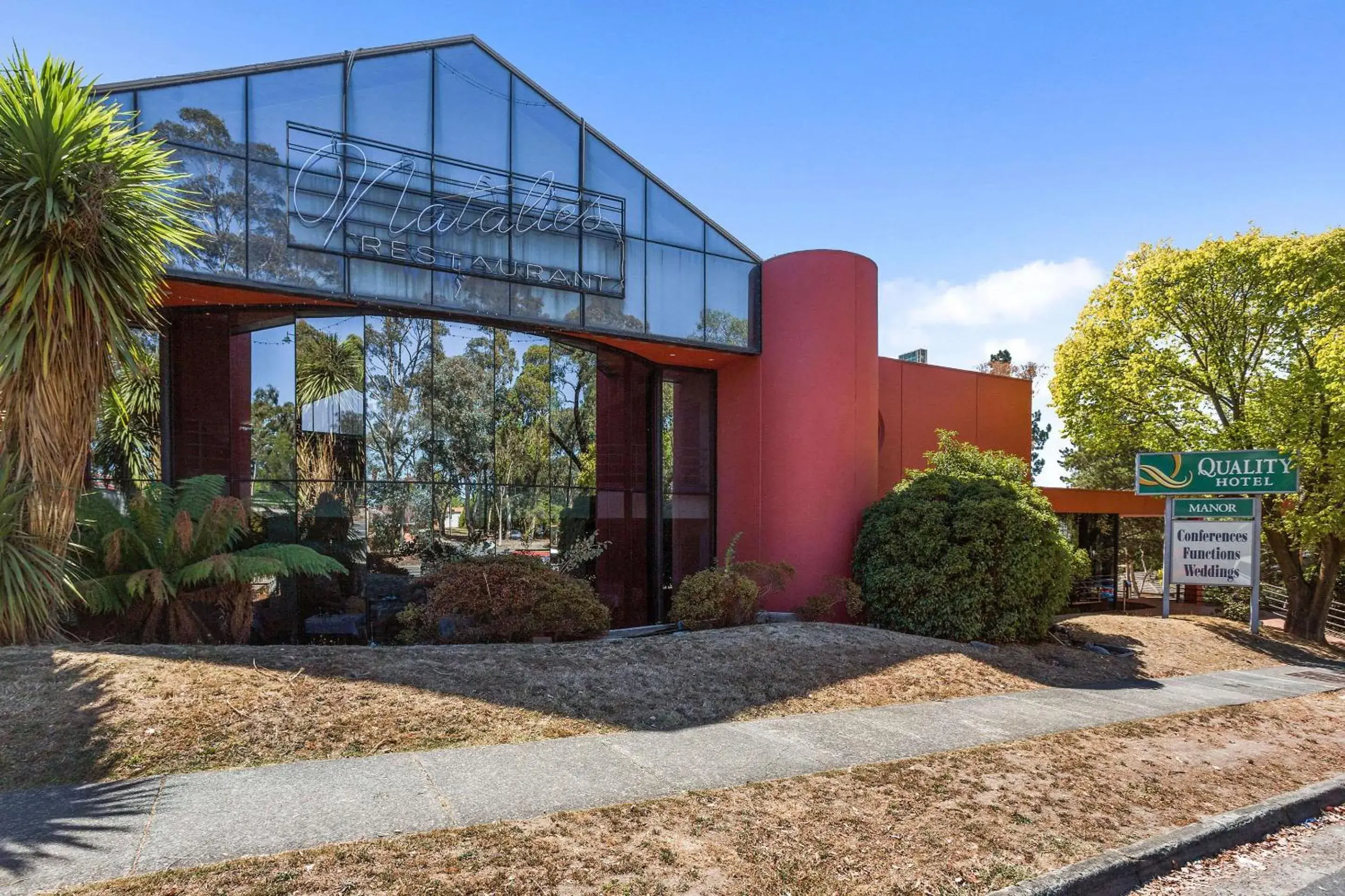 Property building in Quality Hotel Manor Property building in Quality Hotel Manor