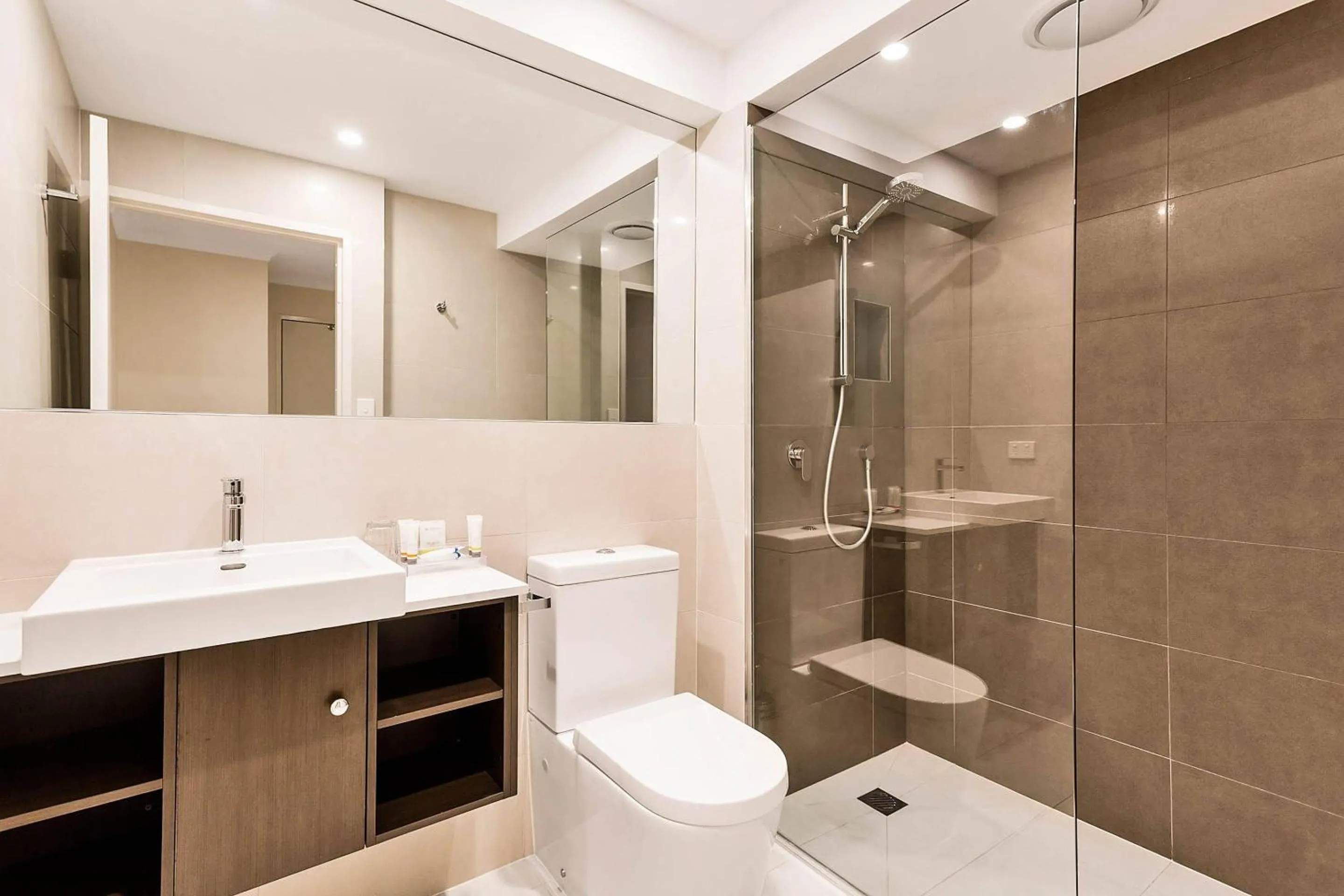 Bedroom in Quality Hotel Manor