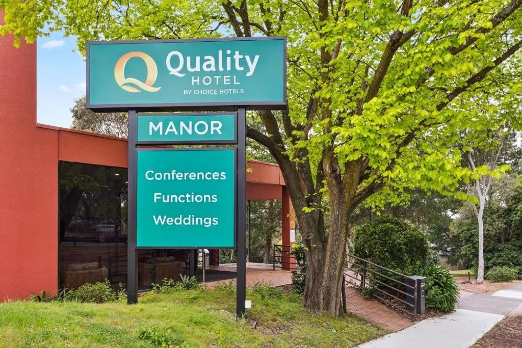 Property building in Quality Hotel Manor