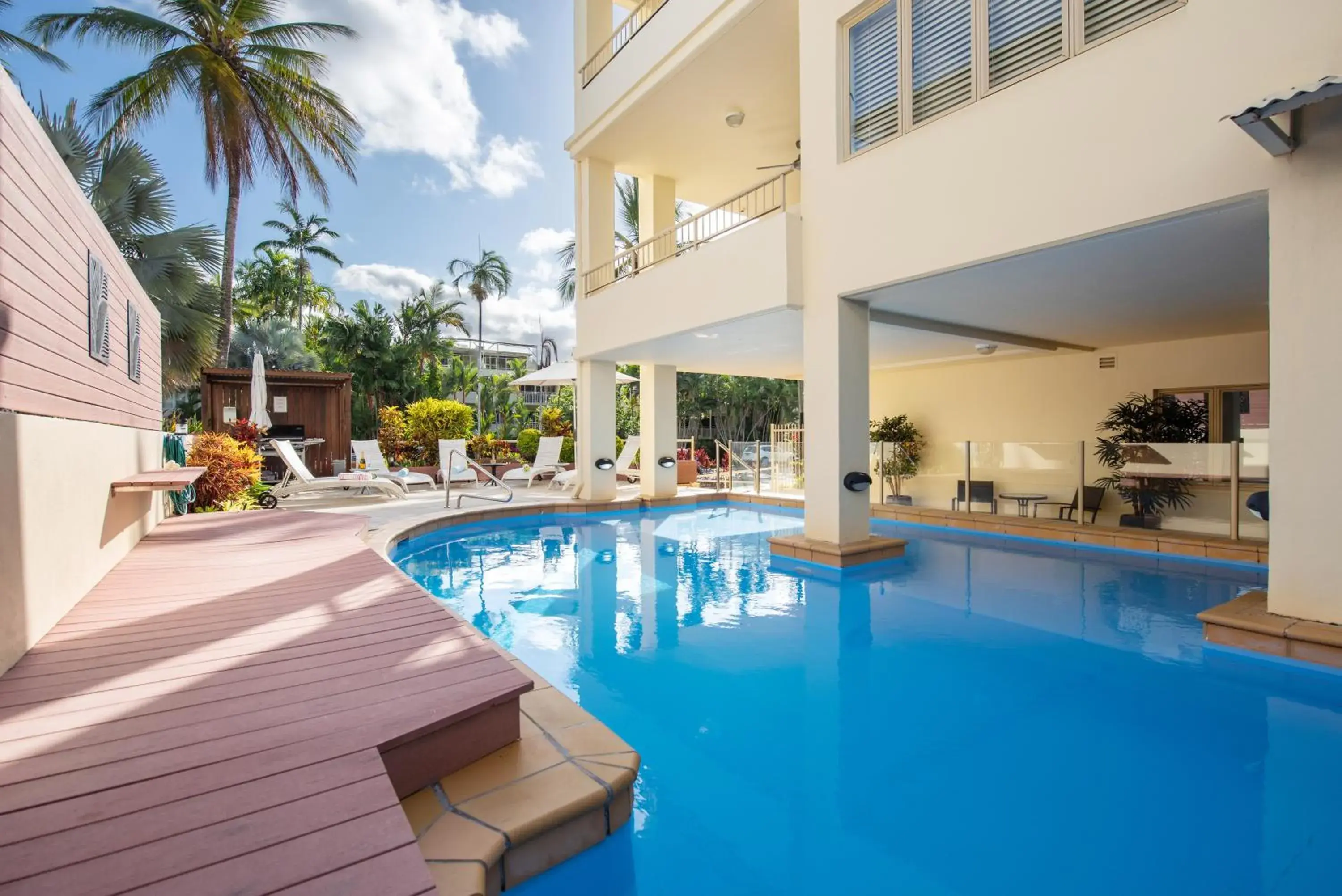 Property building in Silkari Reflections of Port Douglas Property building in Silkari Reflections of Port Douglas