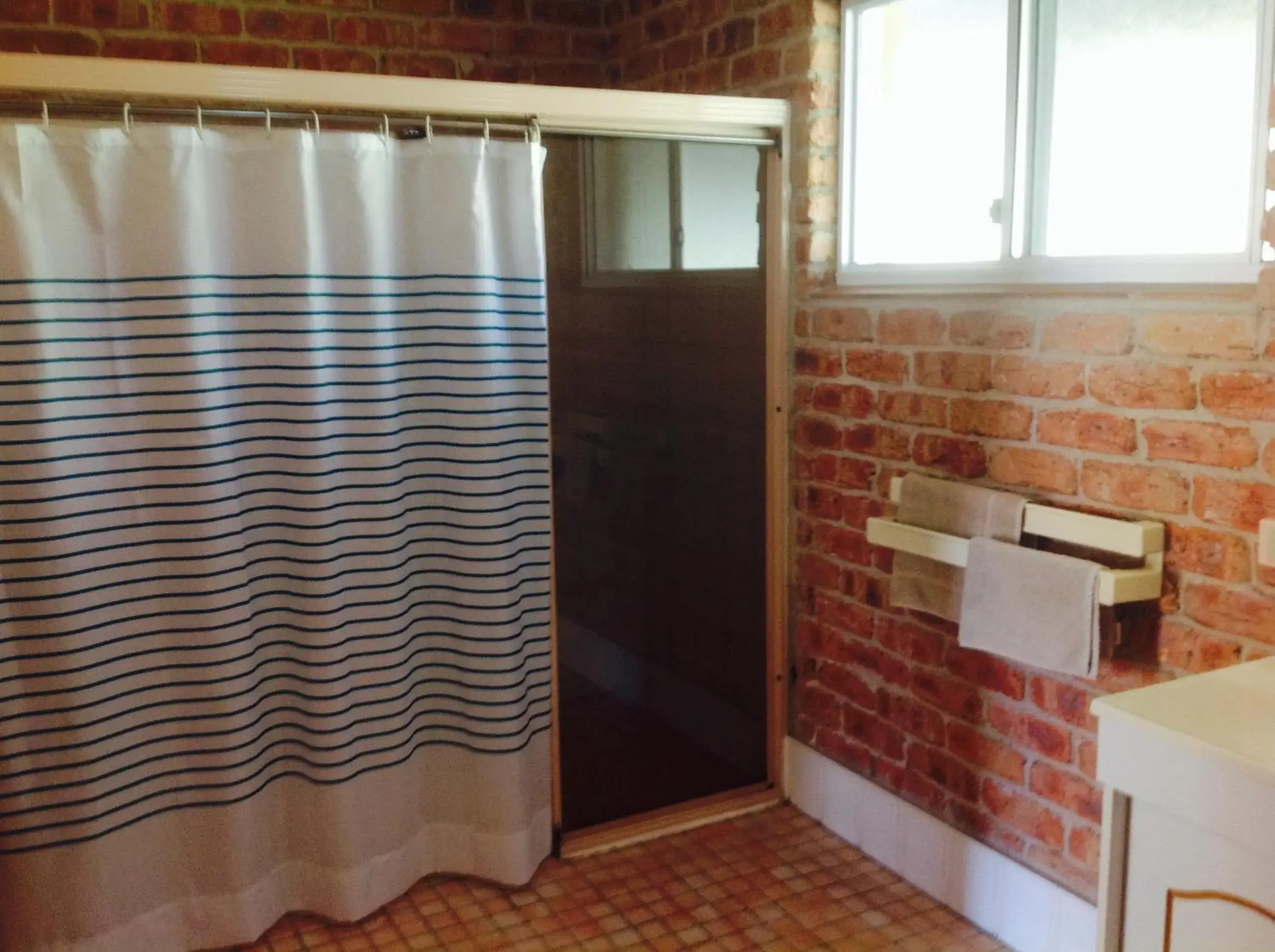 Twin Room - Disability Access in Gloucester Country Lodge Motel Twin Room - Disability Access in Gloucester Country Lodge Motel