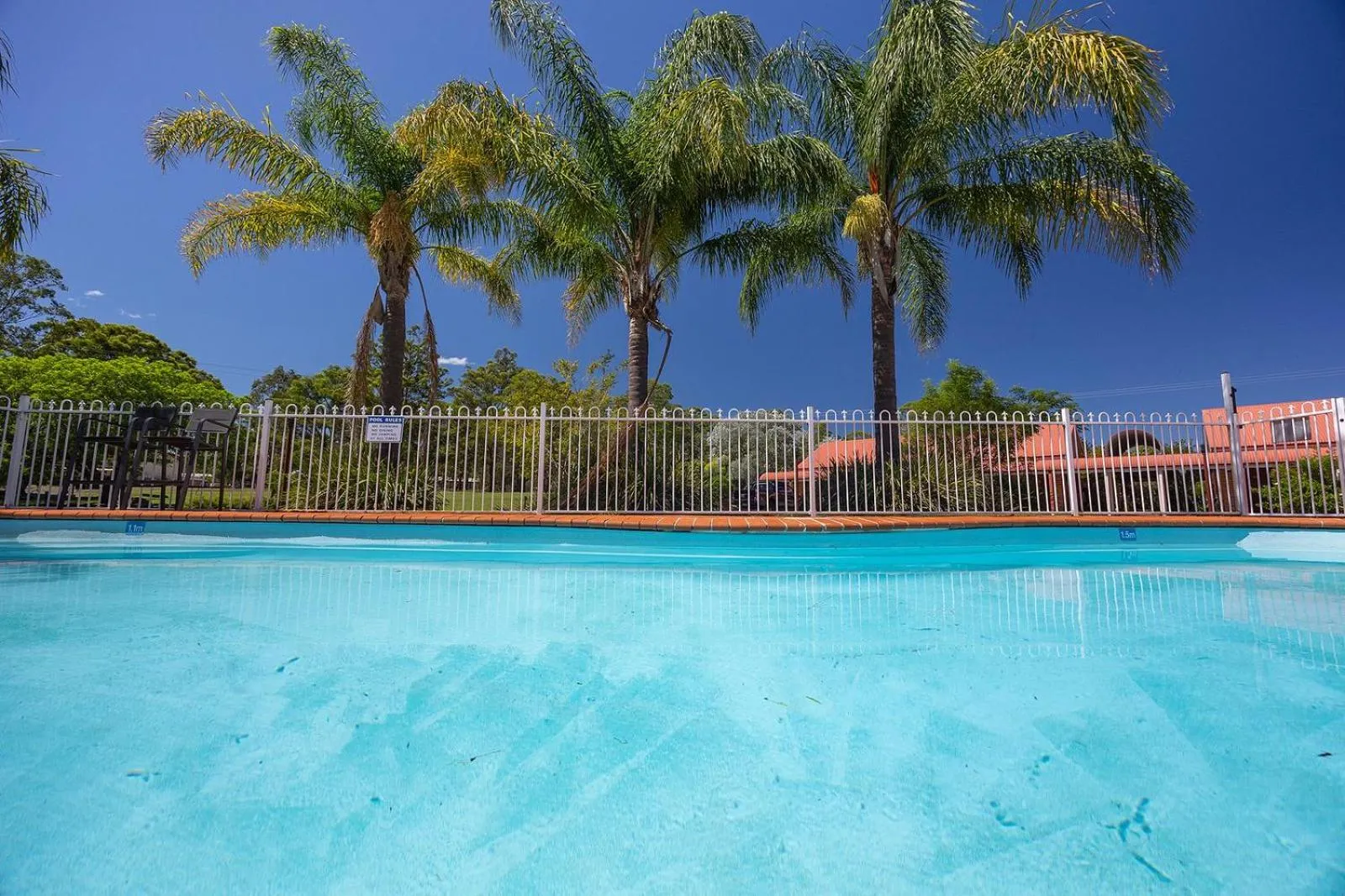 Gloucester Country Lodge Motel