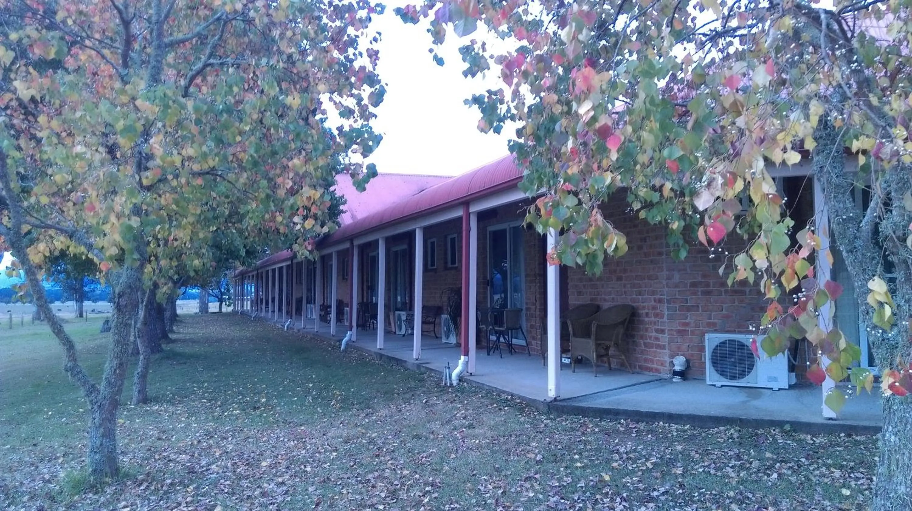 Property building, Garden in Gloucester Country Lodge Motel