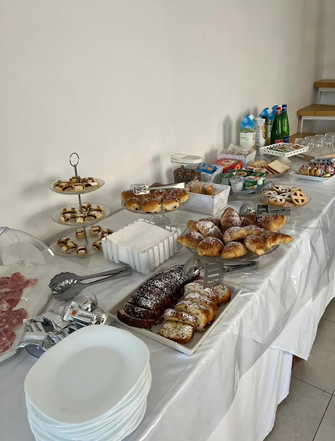 Buffet breakfast in SorrentoBay