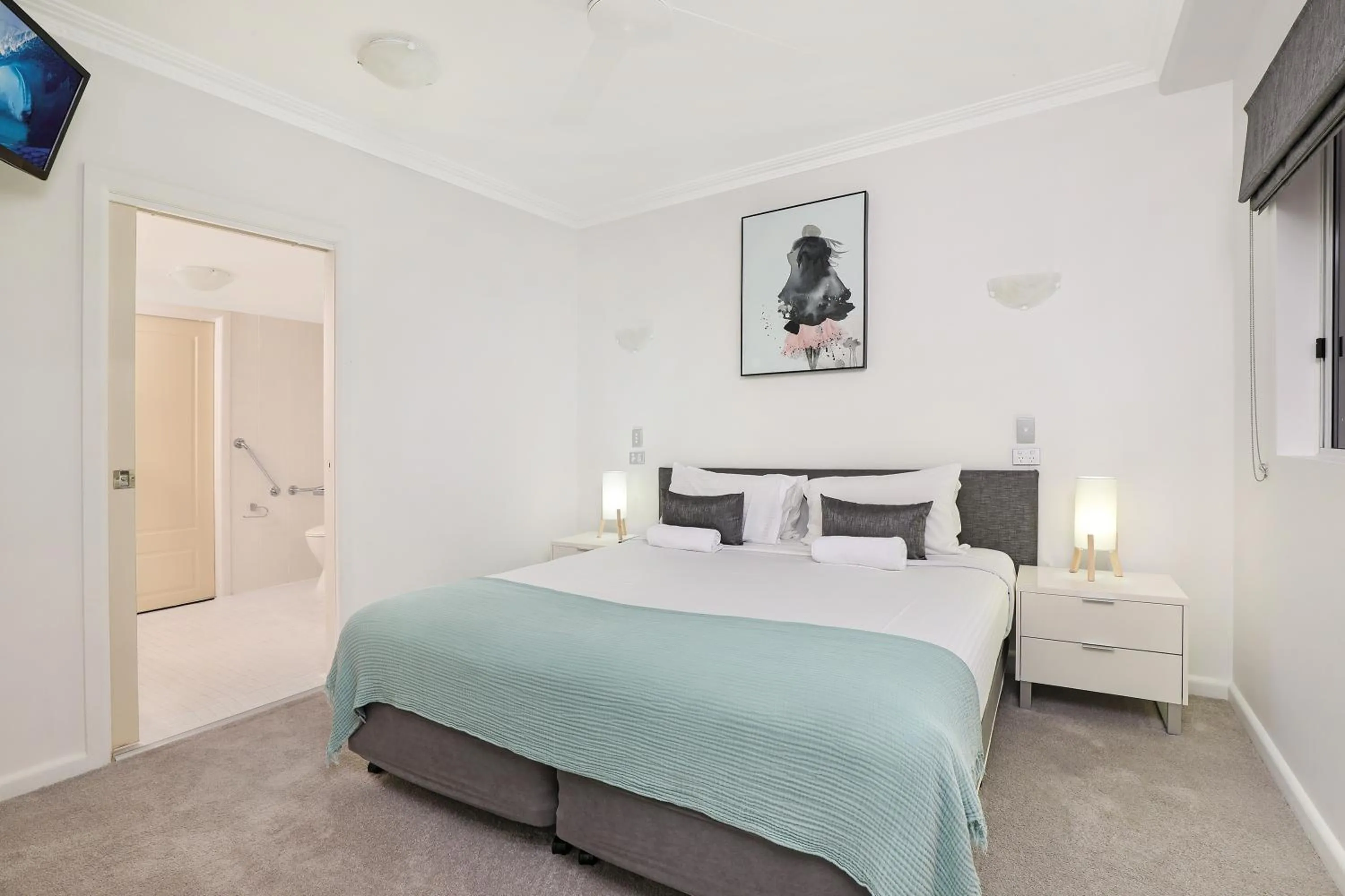 Photo of the whole room, Bed in Coolum Seaside Apartments