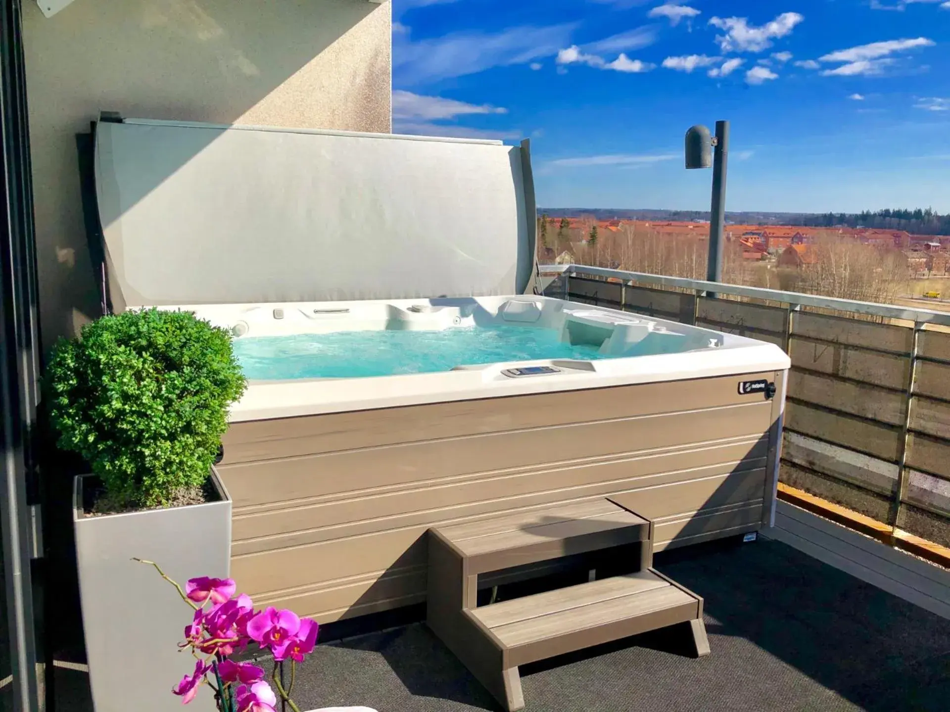 Swimming pool in Skyline Airport Hotel Swimming pool in Skyline Airport Hotel
