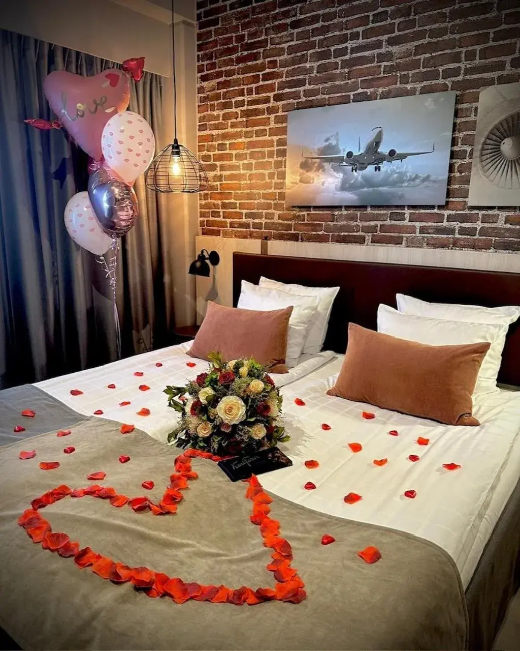 Photo of the whole room, Bed in Skyline Airport Hotel Photo of the whole room, Bed in Skyline Airport Hotel