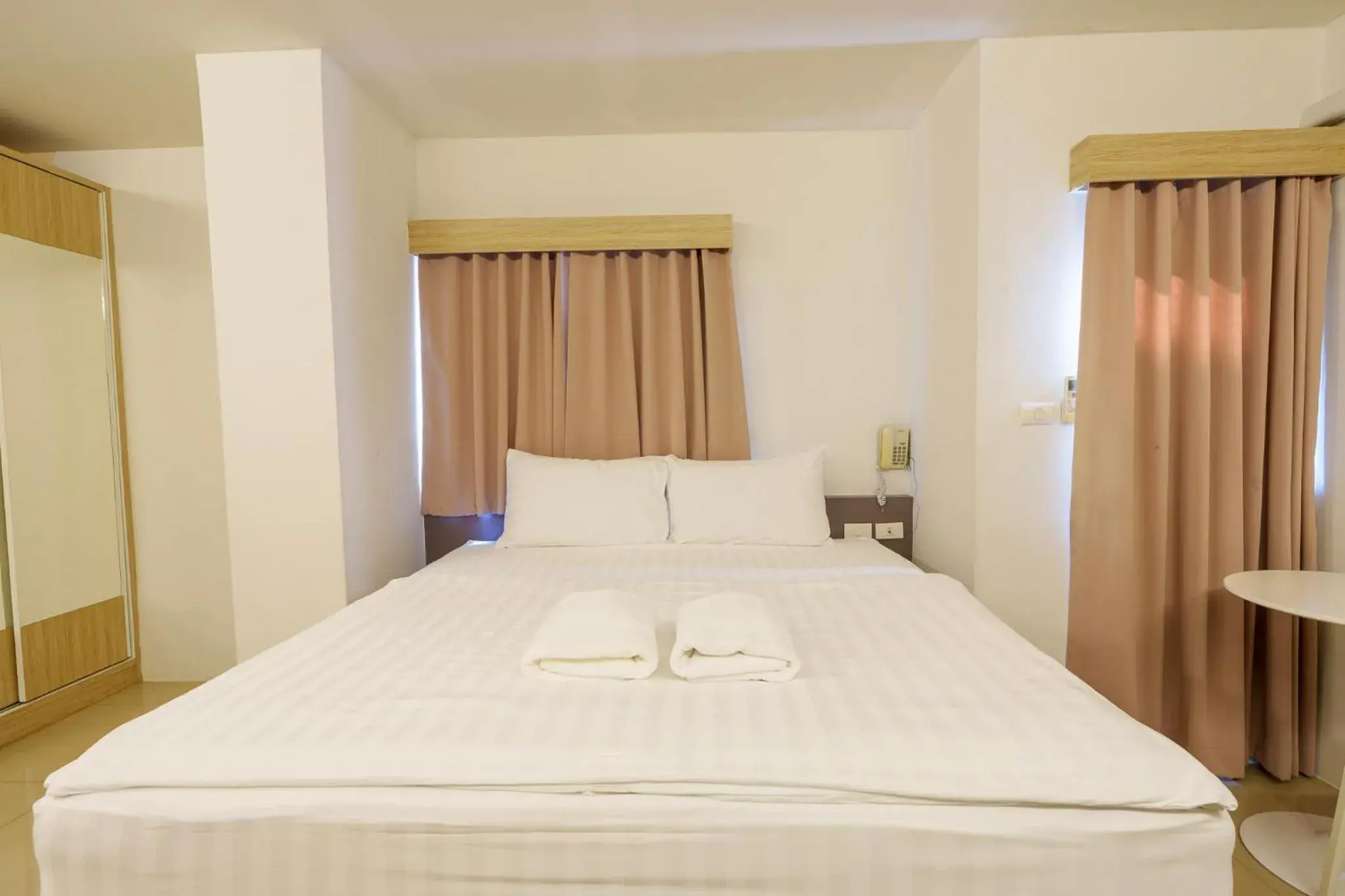 Bed in Prom Ratchada Hotel Bed in Prom Ratchada Hotel