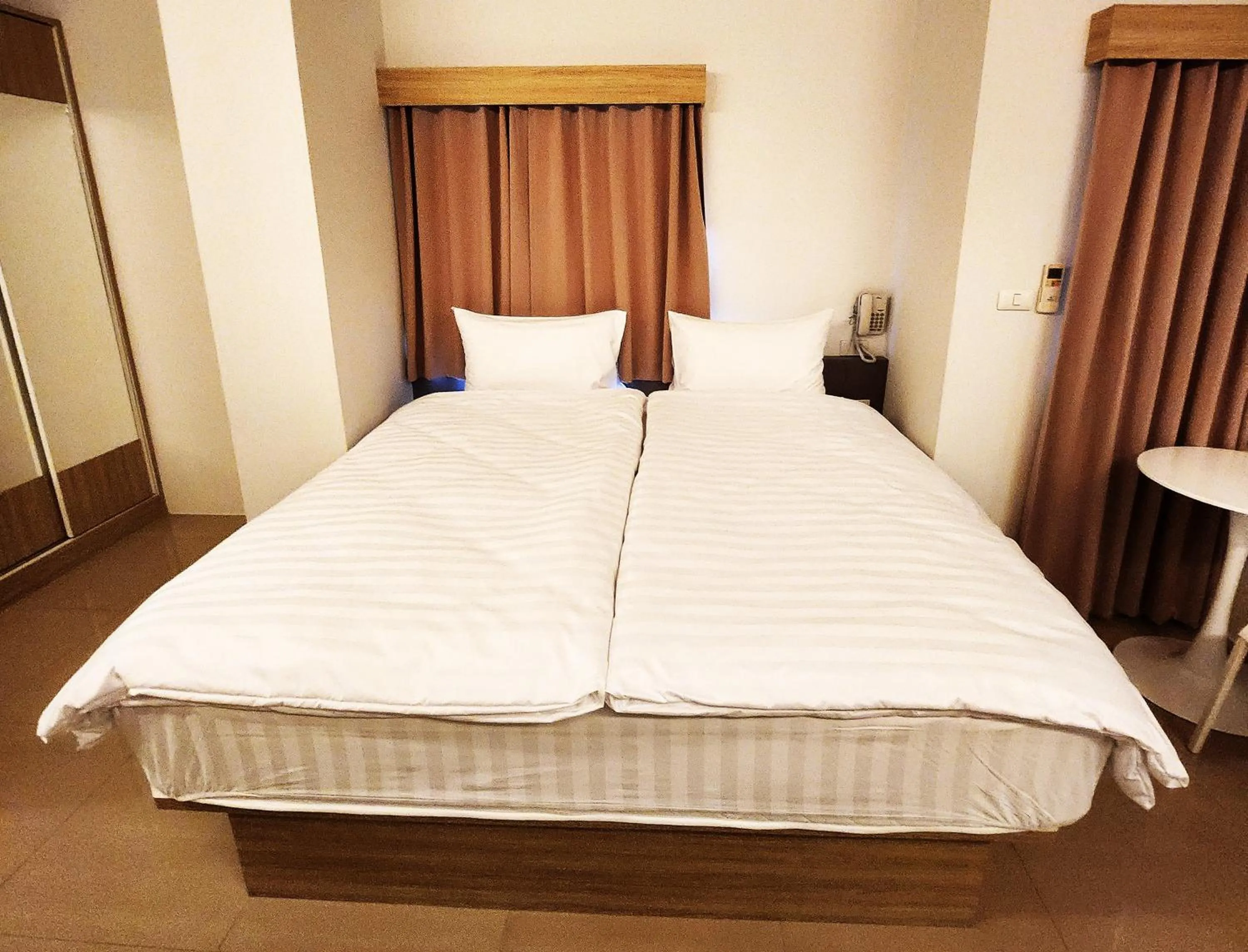 Bed in Prom Ratchada Hotel