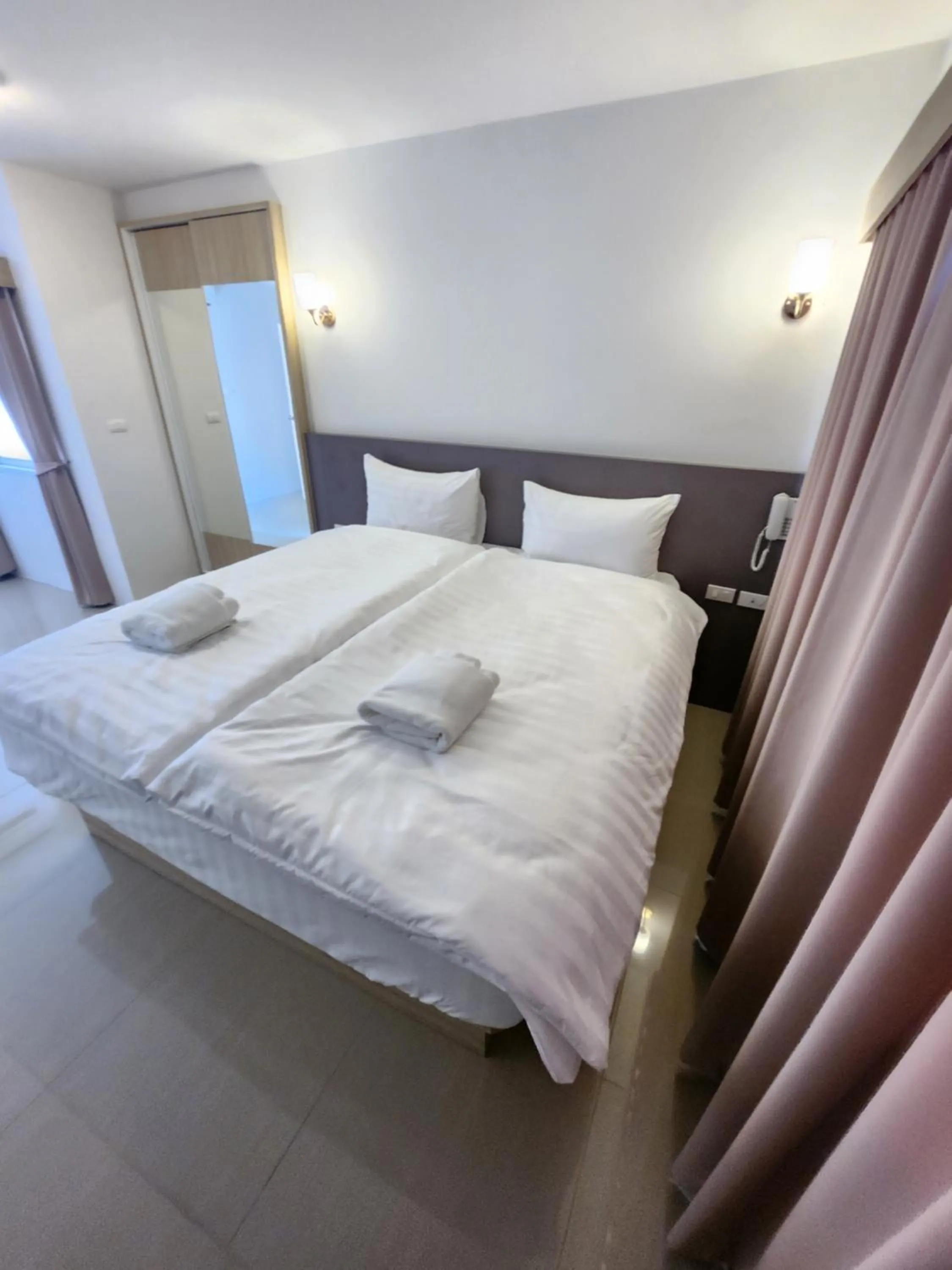 Bed in Prom Ratchada Hotel