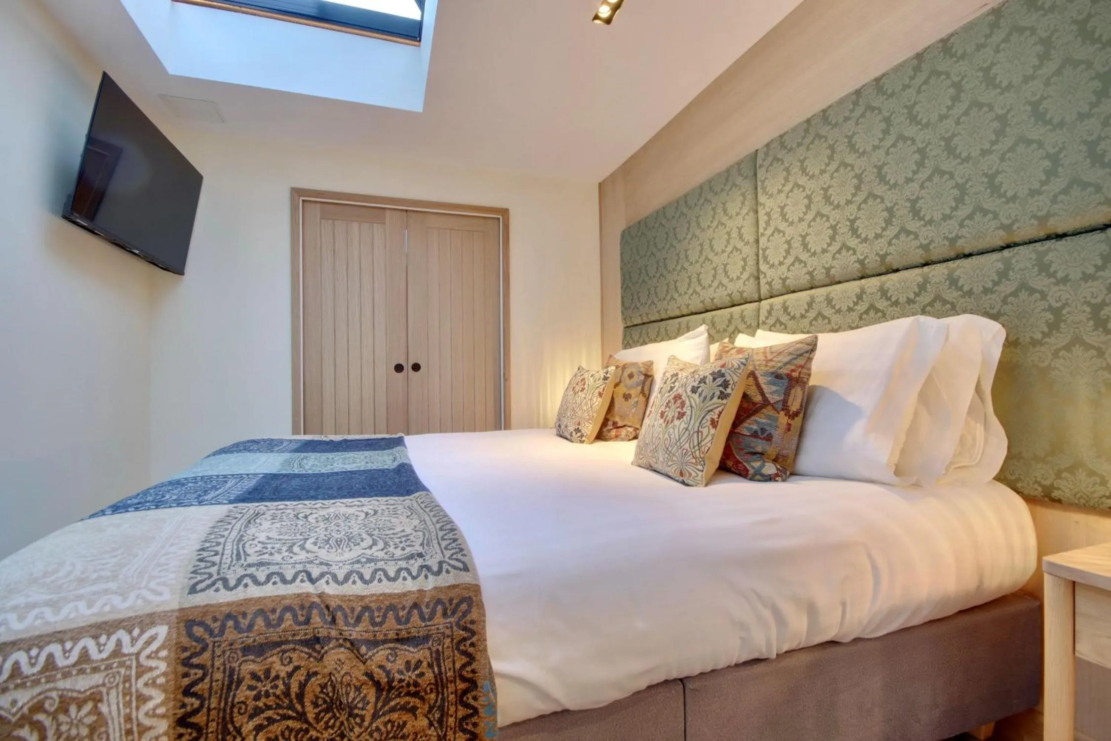 Bedroom, Bed in Becketts Townhouse